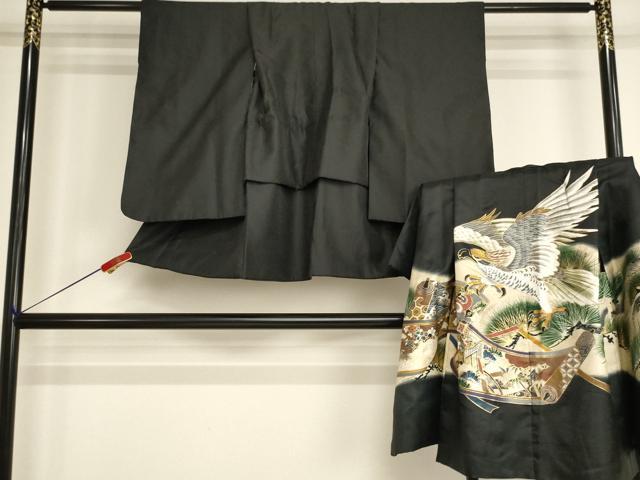 ■■■　サイズ　■■■ 【祝着】 身丈 72cm（肩から） 裄丈 41.5cm（肩上げ　6cm） 袖丈 57cm　縫込み 1cm 袖幅 29.5cm 前幅 19.5cm 後幅 24cm 着物縫いこみ 内揚げ 0cm （腰上げ　5cm） 裄 お袖側 約1cm　身頃側 約0cm 【羽織】 身丈 63cm（肩から） 裄丈 42.5cm（肩上げ　6cm） 袖丈 57.5cm　縫込み 1.5cm 袖幅 31cm 前幅 18.5cm 後幅 24.5cm （腰上げ　0cm） 裄 お袖側 約1.5cm　身頃側 約1.5cm ■■■　商品詳細　■■■ 着物【化繊】・羽織【化繊】のいずれも 状態は特に目立ったシミ汚れなどもなく大変良い状態です。 お安く出品致しますので、是非この機会にいかがでしょうか？ ※若干たたみシワがございます。 ■■■　注意事項　■■■ ■モニター発色の具合により色合いが異なる場合がございます。 ■寸法は多少の誤差が生じる場合がございますのでご了承ください。 ■縫込みの長さが左右非対称の場合は短い部分を記載しております。 左右非対称であってもご返品・お値引き等の保証は出来かねますので、ご了承の上ご購入をお願い致します。 ■シミ等のチェックには注意を払っておりますが、見落としがある場合もございますし、個人の見解も様々ですので神経質な方のご購入はお控えください。 ■箪笥に入っておりました着物や帯なので畳みシワや匂いがあるものもございます。 ■お休みは基本的に土日祝となりますが、その他臨時でお休みする場合がございますのでご了承ください。 ■商品の発送は平日のみの発送となります。 ■夜間と土曜、日曜日はお問い合わせの回答が遅れる場合がございます。 ■当店では、お直し、紋入れ、お手入れ等は承っておりません。 ■生地の状態（ヤケ、経年劣化等）によってはサイズ直しが出来ない場合がございます。 その点もどうかご了承のうえ、ご購入をお願いいたします。 ■弊社で取り扱う商品は一点ものにつき、時期や在庫状況に応じて金額が変更となる場合がございます。 ■検針は行っておりません。予めご了承いただきますようお願いいたします。 ■【洗える着物】と記載のある商品におきましては、商品お届け後に洗濯を行ってしまってからのご返品にはご対応しかねます。 念の為、専門店でのお手入れをお願いいたします。 ■写真に写っている物が全てになります。それ以外の付属品はございませんのでご了承ください。 ■状態に関する写真につきましては、掲載可能な写真枚数に限りがあるため、各箇所につき1枚参考画像を掲載しております。 ■着物のサイズ目安は下記を参考ください↓ ＜女性着物＞　お端折り次第で＋5cm　−1cmが着用可能サイズ 　例）身丈170cmの場合、身長160cm〜175cm ＜男性着物＞　身丈＋約25cm〜27cm程が適応身長 　例）身丈155cmの場合、身長180〜182cm