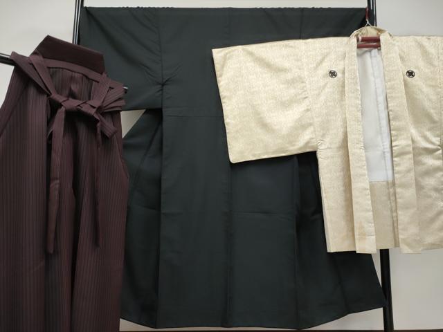 平和屋着物■極上 男性 色無地 紋付き羽織・行灯袴セット キングサイズ 舞台衣装 着物：黒地 羽織：鳥の子色 洗える着物 逸品 CYAA3477s5