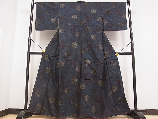 平和屋着物■本場大島紬　花丸文　逸品　DAAA5888yyy