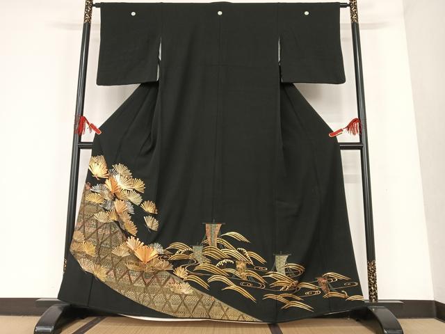 平和屋着物■豪華黒留袖 駒刺繍 立波若松文 金彩 正絹 逸品 AAAT0425zg