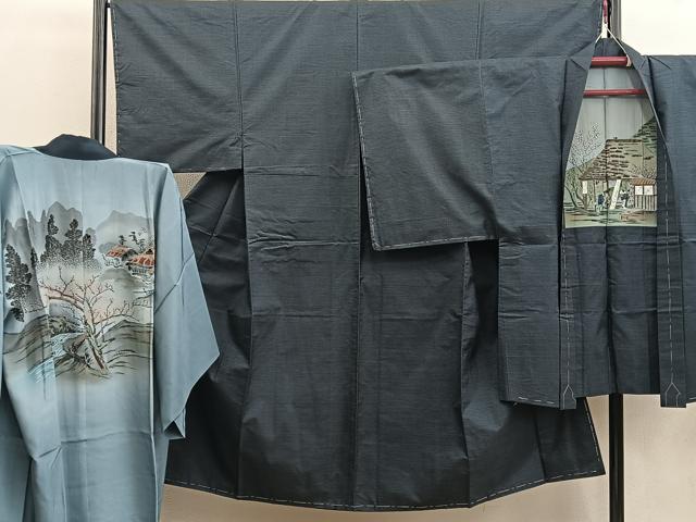 ■■■　サイズ　■■■ 【着物】 身丈 137.5cm（肩から） 裄丈 66.5cm 袖丈 48cm　縫込み 2.5cm 袖幅 33.5cm 前幅 24cm 後幅 30.5cm 着物縫いこみ 内揚げ 0cm 裄 お袖側 約2cm　身頃側 約2.5cm 【羽織】 身丈 90.5cm（肩から） 裄丈 68cm 袖丈 49cm　縫込み 0cm 袖幅 34.5cm 前幅 19cm 後幅 30.5cm 裄 お袖側 約1.5cm　身頃側 約2cm 【長襦袢・袷】 身丈 136cm（肩から） 裄丈 66.5cm 袖丈 47.5cm　縫込み 1cm 袖幅 33.5cm 前幅 27.5cm 後幅 31.5cm 裄 お袖側 約3.5cm　身頃側 約3cm ■■■　商品詳細　■■■ 【正絹】 状態は画像を添付しておりますので、そちらをご確認下さいますよう宜しくお願い致します。 大変上質な逸品になります。 お安く出品致しますので、是非この機会にいかがでしょうか？ ■■■　注意事項　■■■ ■モニター発色の具合により色合いが異なる場合がございます。 ■寸法は多少の誤差が生じる場合がございますのでご了承ください。 ■縫込みの長さが左右非対称の場合は短い部分を記載しております。 左右非対称であってもご返品・お値引き等の保証は出来かねますので、ご了承の上ご購入をお願い致します。 ■シミ等のチェックには注意を払っておりますが、見落としがある場合もございますし、個人の見解も様々ですので神経質な方のご購入はお控えください。 ■箪笥に入っておりました着物や帯なので畳みシワや匂いがあるものもございます。 ■お休みは基本的に土日祝となりますが、その他臨時でお休みする場合がございますのでご了承ください。 ■商品の発送は平日のみの発送となります。 ■夜間と土曜、日曜日はお問い合わせの回答が遅れる場合がございます。 ■当店では、お直し、紋入れ、お手入れ等は承っておりません。 ■生地の状態（ヤケ、経年劣化等）によってはサイズ直しが出来ない場合がございます。 その点もどうかご了承のうえ、ご購入をお願いいたします。 ■弊社で取り扱う商品は一点ものにつき、時期や在庫状況に応じて金額が変更となる場合がございます。 ■検針は行っておりません。予めご了承いただきますようお願いいたします。 ■【洗える着物】と記載のある商品におきましては、商品お届け後に洗濯を行ってしまってからのご返品にはご対応しかねます。 念の為、専門店でのお手入れをお願いいたします。 ■写真に写っている物が全てになります。それ以外の付属品はございませんのでご了承ください。 ■状態に関する写真につきましては、掲載可能な写真枚数に限りがあるため、各箇所につき1枚参考画像を掲載しております。 ■着物のサイズ目安は下記を参考ください↓ ＜女性着物＞　お端折り次第で＋5cm　－1cmが着用可能サイズ 　例）身丈170cmの場合、身長160cm～175cm ＜男性着物＞　身丈＋約25cm～27cm程が適応身長 　例）身丈155cmの場合、身長180～182cm