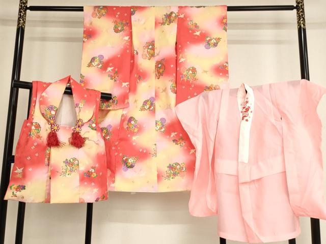 Kimono （For Girls） - 平和屋着物[]七五三　女の子　3歳　祝着　三つ身　長襦袢(単衣・半衿刺繍)・被布セット　飛鶴雪輪花文　暈し染め　金彩　AABF2320ja