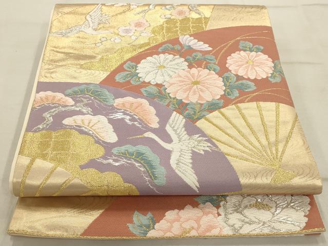 ■■■　サイズ　■■■ 長さ 428cm 幅 31cm程 ■■■　商品詳細　■■■ 【正絹・芯なし】 詳細に関しましては、画像をご確認ください。 大変上質な逸品になります。 お安く出品致しますので、是非この機会にいかがでしょうか？ ※汚れ等に関しましては、着用時には見えない部分になるかと思いますのであまり気にならずお召になれるかと思います。 ■■■　注意事項　■■■ ■モニター発色の具合により色合いが異なる場合がございます。 ■寸法は多少の誤差が生じる場合がございますのでご了承ください。 ■縫込みの長さが左右非対称の場合は短い部分を記載しております。 左右非対称であってもご返品・お値引き等の保証は出来かねますので、ご了承の上ご購入をお願い致します。 ■シミ等のチェックには注意を払っておりますが、見落としがある場合もございますし、個人の見解も様々ですので神経質な方のご購入はお控えください。 ■箪笥に入っておりました着物や帯なので畳みシワや匂いがあるものもございます。 ■お休みは基本的に土日祝となりますが、その他臨時でお休みする場合がございますのでご了承ください。 ■商品の発送は平日のみの発送となります。 ■夜間と土曜、日曜日はお問い合わせの回答が遅れる場合がございます。 ■当店では、お直し、紋入れ、お手入れ等は承っておりません。 ■生地の状態（ヤケ、経年劣化等）によってはサイズ直しが出来ない場合がございます。 その点もどうかご了承のうえ、ご購入をお願いいたします。 ■弊社で取り扱う商品は一点ものにつき、時期や在庫状況に応じて金額が変更となる場合がございます。 ■検針は行っておりません。予めご了承いただきますようお願いいたします。 ■【洗える着物】と記載のある商品におきましては、商品お届け後に洗濯を行ってしまってからのご返品にはご対応しかねます。 念の為、専門店でのお手入れをお願いいたします。 ■着物のサイズ目安は下記を参考ください↓ ＜女性着物＞　お端折り次第で＋5cm　−1cmが着用可能サイズ 　例）身丈170cmの場合、身長160cm〜175cm ＜男性着物＞　身丈＋約25cm〜27cm程が適応身長 　例）身丈155cmの場合、身長180〜182cm