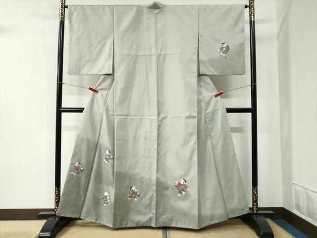 ■■■　サイズ　■■■ 身丈 160cm（肩から） 裄丈 66cm 袖丈 53.5cm　縫込み 7cm 袖幅 34cm 前幅 25.5cm 後幅 31cm 着物縫いこみ 内揚げ 5cm 裄 お袖側 約3cm　身頃側 約4cm ■■■　商品詳細　■■■ 【正絹】 状態は接写画像のように衿山に薄い汚れ、衿裏・胴裏にホックシミがございますが その他特に目立ったシミ汚れなどもなく大変良い状態です。 大変上質な逸品になります。 お安く出品致しますので、是非この機会にいかがでしょうか？ ■■■　注意事項　■■■ ■モニター発色の具合により色合いが異なる場合がございます。 ■寸法は多少の誤差が生じる場合がございますのでご了承ください。 ■縫込みの長さが左右非対称の場合は短い部分を記載しております。 左右非対称であってもご返品・お値引き等の保証は出来かねますので、ご了承の上ご購入をお願い致します。 ■シミ等のチェックには注意を払っておりますが、見落としがある場合もございますし、個人の見解も様々ですので神経質な方のご購入はお控えください。 ■箪笥に入っておりました着物や帯なので畳みシワや匂いがあるものもございます。 ■お休みは基本的に土日祝となりますが、その他臨時でお休みする場合がございますのでご了承ください。 ■商品の発送は平日のみの発送となります。 ■夜間と土曜、日曜日はお問い合わせの回答が遅れる場合がございます。 ■当店では、お直し、紋入れ、お手入れ等は承っておりません。 ■生地の状態（ヤケ、経年劣化等）によってはサイズ直しが出来ない場合がございます。 その点もどうかご了承のうえ、ご購入をお願いいたします。 ■弊社で取り扱う商品は一点ものにつき、時期や在庫状況に応じて金額が変更となる場合がございます。 ■検針は行っておりません。予めご了承いただきますようお願いいたします。 ■【洗える着物】と記載のある商品におきましては、商品お届け後に洗濯を行ってしまってからのご返品にはご対応しかねます。 念の為、専門店でのお手入れをお願いいたします。 ■着物のサイズ目安は下記を参考ください↓ ＜女性着物＞　お端折り次第で＋5cm　−1cmが着用可能サイズ 　例）身丈170cmの場合、身長160cm〜175cm ＜男性着物＞　身丈＋約25cm〜27cm程が適応身長 　例）身丈155cmの場合、身長180〜182cm