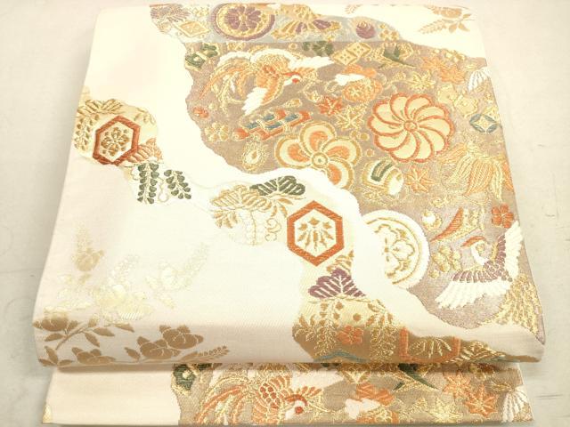 ■■■　サイズ　■■■ 長さ 436cm 幅 31cm程 ■■■　商品詳細　■■■ 【正絹】 詳細に関しましては、画像をご確認ください。 大変上質な逸品になります。 お安く出品致しますので、是非この機会にいかがでしょうか？ ■■■　注意事項　■■■ ■モニター発色の具合により色合いが異なる場合がございます。 ■寸法は多少の誤差が生じる場合がございますのでご了承ください。 ■縫込みの長さが左右非対称の場合は短い部分を記載しております。 左右非対称であってもご返品・お値引き等の保証は出来かねますので、ご了承の上ご購入をお願い致します。 ■シミ等のチェックには注意を払っておりますが、見落としがある場合もございますし、個人の見解も様々ですので神経質な方のご購入はお控えください。 ■箪笥に入っておりました着物や帯なので畳みシワや匂いがあるものもございます。 ■お休みは基本的に土日祝となりますが、その他臨時でお休みする場合がございますのでご了承ください。 ■商品の発送は平日のみの発送となります。 ■夜間と土曜、日曜日はお問い合わせの回答が遅れる場合がございます。 ■当店では、お直し、紋入れ、お手入れ等は承っておりません。 ■生地の状態（ヤケ、経年劣化等）によってはサイズ直しが出来ない場合がございます。 その点もどうかご了承のうえ、ご購入をお願いいたします。 ■弊社で取り扱う商品は一点ものにつき、時期や在庫状況に応じて金額が変更となる場合がございます。 ■検針は行っておりません。予めご了承いただきますようお願いいたします。 ■【洗える着物】と記載のある商品におきましては、商品お届け後に洗濯を行ってしまってからのご返品にはご対応しかねます。 念の為、専門店でのお手入れをお願いいたします。 ■着物のサイズ目安は下記を参考ください↓ ＜女性着物＞　お端折り次第で＋5cm　−1cmが着用可能サイズ 　例）身丈170cmの場合、身長160cm〜175cm ＜男性着物＞　身丈＋約25cm〜27cm程が適応身長 　例）身丈155cmの場合、身長180〜182cm