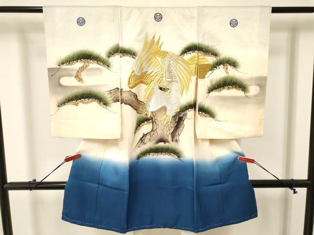 ■■■　サイズ　■■■ 【産着】 身丈 98.5cm（肩から） 裄丈 47cm 袖丈 56.5cm ■■■　商品詳細　■■■ 産着【着物：正絹・襦袢：化繊・五つ紋】の 状態は接写画像のように着物裏地・襦袢紐部分に薄い汚れがございますが その他表地は特に目立ったシミ汚れなどもなく大変良い状態です。 気にならない方であればそのままお召しになれるかと思います。 大変上質な逸品になります。 お安く出品致しますので、是非この機会にいかがでしょうか？ ■■■　注意事項　■■■ ■モニター発色の具合により色合いが異なる場合がございます。 ■寸法は多少の誤差が生じる場合がございますのでご了承ください。 ■縫込みの長さが左右非対称の場合は短い部分を記載しております。 左右非対称であってもご返品・お値引き等の保証は出来かねますので、ご了承の上ご購入をお願い致します。 ■シミ等のチェックには注意を払っておりますが、見落としがある場合もございますし、個人の見解も様々ですので神経質な方のご購入はお控えください。 ■箪笥に入っておりました着物や帯なので畳みシワや匂いがあるものもございます。 ■お休みは基本的に土日祝となりますが、その他臨時でお休みする場合がございますのでご了承ください。 ■商品の発送は平日のみの発送となります。 ■夜間と土曜、日曜日はお問い合わせの回答が遅れる場合がございます。 ■当店では、お直し、紋入れ、お手入れ等は承っておりません。 ■生地の状態（ヤケ、経年劣化等）によってはサイズ直しが出来ない場合がございます。 その点もどうかご了承のうえ、ご購入をお願いいたします。 ■弊社で取り扱う商品は一点ものにつき、時期や在庫状況に応じて金額が変更となる場合がございます。 ■検針は行っておりません。予めご了承いただきますようお願いいたします。 ■【洗える着物】と記載のある商品におきましては、商品お届け後に洗濯を行ってしまってからのご返品にはご対応しかねます。 念の為、専門店でのお手入れをお願いいたします。 ■着物のサイズ目安は下記を参考ください↓ ＜女性着物＞　お端折り次第で＋5cm　−1cmが着用可能サイズ 　例）身丈170cmの場合、身長160cm〜175cm ＜男性着物＞　身丈＋約25cm〜27cm程が適応身長 　例）身丈155cmの場合、身長180〜182cm