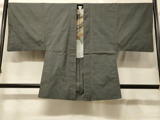 ■■■　サイズ　■■■ 身丈 87.5cm（肩から） 裄丈 69cm 袖丈 47cm　縫込み 4.5cm 袖幅 34.5cm 前幅 22cm 後幅 32.5cm 裄 お袖側 約1cm　身頃側 約2cm ■■■　商品詳細　■■■ 【正絹】 状態は接写画像のように羽裏に薄い汚れがございますが その他特に目立ったシミ汚れなどもなく大変良い状態です。 大変上質な逸品になります。 お安く出品致しますので、是非この機会にいかがでしょうか？ ■■■　注意事項　■■■ ■モニター発色の具合により色合いが異なる場合がございます。 ■寸法は多少の誤差が生じる場合がございますのでご了承ください。 ■縫込みの長さが左右非対称の場合は短い部分を記載しております。 左右非対称であってもご返品・お値引き等の保証は出来かねますので、ご了承の上ご購入をお願い致します。 ■シミ等のチェックには注意を払っておりますが、見落としがある場合もございますし、個人の見解も様々ですので神経質な方のご購入はお控えください。 ■箪笥に入っておりました着物や帯なので畳みシワや匂いがあるものもございます。 ■お休みは基本的に土日祝となりますが、その他臨時でお休みする場合がございますのでご了承ください。 ■商品の発送は平日のみの発送となります。 ■夜間と土曜、日曜日はお問い合わせの回答が遅れる場合がございます。 ■当店では、お直し、紋入れ、お手入れ等は承っておりません。 ■生地の状態（ヤケ、経年劣化等）によってはサイズ直しが出来ない場合がございます。 その点もどうかご了承のうえ、ご購入をお願いいたします。 ■弊社で取り扱う商品は一点ものにつき、時期や在庫状況に応じて金額が変更となる場合がございます。 ■検針は行っておりません。予めご了承いただきますようお願いいたします。 ■【洗える着物】と記載のある商品におきましては、商品お届け後に洗濯を行ってしまってからのご返品にはご対応しかねます。 念の為、専門店でのお手入れをお願いいたします。 ■写真に写っている物が全てになります。それ以外の付属品はございませんのでご了承ください。 ■状態に関する写真につきましては、掲載可能な写真枚数に限りがあるため、各箇所につき1枚参考画像を掲載しております。 ■着物のサイズ目安は下記を参考ください↓ ＜女性着物＞　お端折り次第で＋5cm　－1cmが着用可能サイズ 　例）身丈170cmの場合、身長160cm～175cm ＜男性着物＞　身丈＋約25cm～27cm程が適応身長 　例）身丈155cmの場合、身長180～182cm