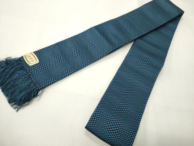 ■■■　サイズ　■■■ 長さ 428cm 幅 9.5cm程 ■■■　商品詳細　■■■ 【正絹・未使用】 状態は一度も締めておらず 特に目立ったシミ汚れなどもなく大変良い状態です。 大変上質な逸品になります。 お安く出品致しますので、是非この機会にいかがでしょうか？ ■■■　注意事項　■■■ ■モニター発色の具合により色合いが異なる場合がございます。 ■寸法は多少の誤差が生じる場合がございますのでご了承ください。 ■縫込みの長さが左右非対称の場合は短い部分を記載しております。 左右非対称であってもご返品・お値引き等の保証は出来かねますので、ご了承の上ご購入をお願い致します。 ■シミ等のチェックには注意を払っておりますが、見落としがある場合もございますし、個人の見解も様々ですので神経質な方のご購入はお控えください。 ■箪笥に入っておりました着物や帯なので畳みシワや匂いがあるものもございます。 ■お休みは基本的に土日祝となりますが、その他臨時でお休みする場合がございますのでご了承ください。 ■商品の発送は平日のみの発送となります。 ■夜間と土曜、日曜日はお問い合わせの回答が遅れる場合がございます。 ■当店では、お直し、紋入れ、お手入れ等は承っておりません。 ■生地の状態（ヤケ、経年劣化等）によってはサイズ直しが出来ない場合がございます。 その点もどうかご了承のうえ、ご購入をお願いいたします。 ■弊社で取り扱う商品は一点ものにつき、時期や在庫状況に応じて金額が変更となる場合がございます。 ■検針は行っておりません。予めご了承いただきますようお願いいたします。 ■【洗える着物】と記載のある商品におきましては、商品お届け後に洗濯を行ってしまってからのご返品にはご対応しかねます。 念の為、専門店でのお手入れをお願いいたします。 ■写真に写っている物が全てになります。それ以外の付属品はございませんのでご了承ください。 ■状態に関する写真につきましては、掲載可能な写真枚数に限りがあるため、各箇所につき1枚参考画像を掲載しております。 ■着物のサイズ目安は下記を参考ください↓ ＜女性着物＞　お端折り次第で＋5cm　－1cmが着用可能サイズ 　例）身丈170cmの場合、身長160cm～175cm ＜男性着物＞　身丈＋約25cm～27cm程が適応身長 　例）身丈155cmの場合、身長180～182cm