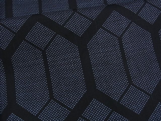 平和屋着物■本場大島紬 泥染め 7マルキ 亀甲重ね文 逸品 CAAE3219ze