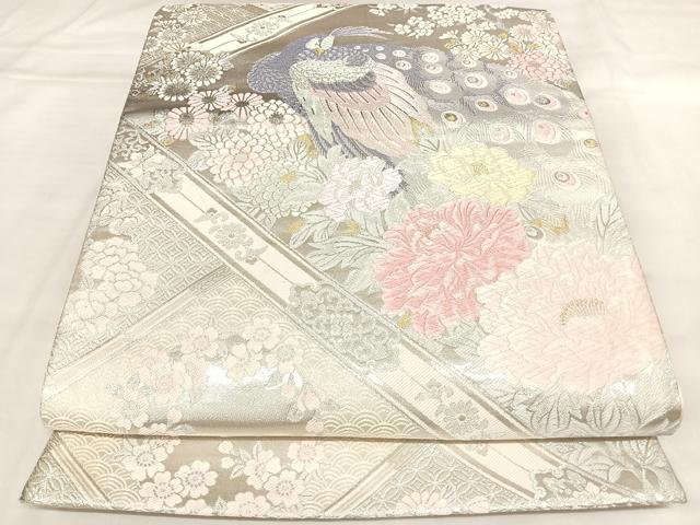 ■■■　サイズ　■■■ 長さ 424cm 幅 30.5cm程 ■■■　商品詳細　■■■ 【正絹】 詳細に関しましては、画像をご確認ください。 大変上質な逸品になります。 お安く出品致しますので、是非この機会にいかがでしょうか？ ■■■　注意事項　■■■ ■モニター発色の具合により色合いが異なる場合がございます。 ■寸法は多少の誤差が生じる場合がございますのでご了承ください。 ■縫込みの長さが左右非対称の場合は短い部分を記載しております。 左右非対称であってもご返品・お値引き等の保証は出来かねますので、ご了承の上ご購入をお願い致します。 ■シミ等のチェックには注意を払っておりますが、見落としがある場合もございますし、個人の見解も様々ですので神経質な方のご購入はお控えください。 ■箪笥に入っておりました着物や帯なので畳みシワや匂いがあるものもございます。 ■お休みは基本的に土日祝となりますが、その他臨時でお休みする場合がございますのでご了承ください。 ■商品の発送は平日のみの発送となります。 ■夜間と土曜、日曜日はお問い合わせの回答が遅れる場合がございます。 ■当店では、お直し、紋入れ、お手入れ等は承っておりません。 ■生地の状態（ヤケ、経年劣化等）によってはサイズ直しが出来ない場合がございます。 その点もどうかご了承のうえ、ご購入をお願いいたします。 ■弊社で取り扱う商品は一点ものにつき、時期や在庫状況に応じて金額が変更となる場合がございます。 ■検針は行っておりません。予めご了承いただきますようお願いいたします。 ■【洗える着物】と記載のある商品におきましては、商品お届け後に洗濯を行ってしまってからのご返品にはご対応しかねます。 念の為、専門店でのお手入れをお願いいたします。 ■写真に写っている物が全てになります。それ以外の付属品はございませんのでご了承ください。 ■状態に関する写真につきましては、掲載可能な写真枚数に限りがあるため、各箇所につき1枚参考画像を掲載しております。 ■着物のサイズ目安は下記を参考ください↓ ＜女性着物＞　お端折り次第で＋5cm　−1cmが着用可能サイズ 　例）身丈170cmの場合、身長160cm〜175cm ＜男性着物＞　身丈＋約25cm〜27cm程が適応身長 　例）身丈155cmの場合、身長180〜182cm