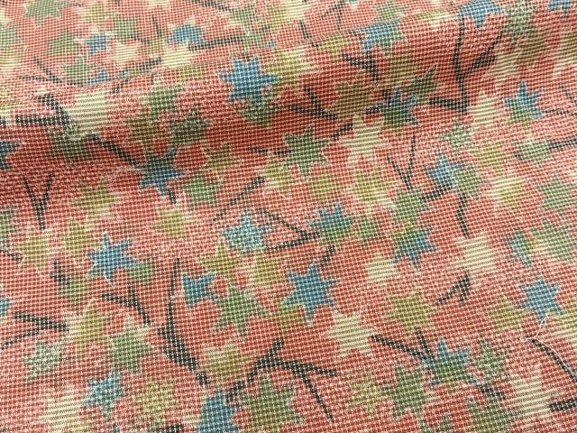 ■■■　サイズ　■■■ 身丈 161.5cm（肩から） 裄丈 65cm 袖丈 56cm　縫込み 3.5cm 袖幅 33cm 前幅 22.5cm 後幅 28.5cm 着物縫いこみ 内揚げ 0cm 裄 お袖側 約1.5cm　身頃側 約1cm ■■■　商品詳細　■■■ 【正絹・バチ衿・未使用】 状態は特に目立ったシミ汚れなどもなく大変良い状態です。 大変上質な逸品になります。 お安く出品致しますので、是非この機会にいかがでしょうか？ ■■■　注意事項　■■■ ■モニター発色の具合により色合いが異なる場合がございます。 ■寸法は多少の誤差が生じる場合がございますのでご了承ください。 ■縫込みの長さが左右非対称の場合は短い部分を記載しております。 左右非対称であってもご返品・お値引き等の保証は出来かねますので、ご了承の上ご購入をお願い致します。 ■シミ等のチェックには注意を払っておりますが、見落としがある場合もございますし、個人の見解も様々ですので神経質な方のご購入はお控えください。 ■箪笥に入っておりました着物や帯なので畳みシワや匂いがあるものもございます。 ■お休みは基本的に土日祝となりますが、その他臨時でお休みする場合がございますのでご了承ください。 ■商品の発送は平日のみの発送となります。 ■夜間と土曜、日曜日はお問い合わせの回答が遅れる場合がございます。 ■当店では、お直し、紋入れ、お手入れ等は承っておりません。 ■生地の状態（ヤケ、経年劣化等）によってはサイズ直しが出来ない場合がございます。 その点もどうかご了承のうえ、ご購入をお願いいたします。 ■弊社で取り扱う商品は一点ものにつき、時期や在庫状況に応じて金額が変更となる場合がございます。 ■検針は行っておりません。予めご了承いただきますようお願いいたします。 ■【洗える着物】と記載のある商品におきましては、商品お届け後に洗濯を行ってしまってからのご返品にはご対応しかねます。 念の為、専門店でのお手入れをお願いいたします。 ■着物のサイズ目安は下記を参考ください↓ ＜女性着物＞　お端折り次第で＋5?　−10?が着用可能サイズ 　例）身丈170?の場合、身長160?〜175? ＜男性着物＞　身丈＋約25?〜27?程が適応身長 　例）身丈155?の場合、身長180〜182?