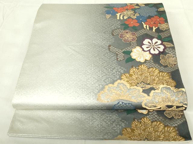 ■■■　サイズ　■■■ 長さ 424cm 幅 31cm程 ■■■　商品詳細　■■■ 【正絹】 詳細に関しましては、画像をご確認ください。 大変上質な逸品になります。 お安く出品致しますので、是非この機会にいかがでしょうか？ ■■■　注意事項　■■■ ■モニター発色の具合により色合いが異なる場合がございます。 ■寸法は多少の誤差が生じる場合がございますのでご了承ください。 ■縫込みの長さが左右非対称の場合は短い部分を記載しております。 左右非対称であってもご返品・お値引き等の保証は出来かねますので、ご了承の上ご購入をお願い致します。 ■シミ等のチェックには注意を払っておりますが、見落としがある場合もございますし、個人の見解も様々ですので神経質な方のご購入はお控えください。 ■箪笥に入っておりました着物や帯なので畳みシワや匂いがあるものもございます。 ■お休みは基本的に土日祝となりますが、その他臨時でお休みする場合がございますのでご了承ください。 ■商品の発送は平日のみの発送となります。 ■夜間と土曜、日曜日はお問い合わせの回答が遅れる場合がございます。 ■当店では、お直し、紋入れ、お手入れ等は承っておりません。 ■生地の状態（ヤケ、経年劣化等）によってはサイズ直しが出来ない場合がございます。 その点もどうかご了承のうえ、ご購入をお願いいたします。 ■弊社で取り扱う商品は一点ものにつき、時期や在庫状況に応じて金額が変更となる場合がございます。 ■検針は行っておりません。予めご了承いただきますようお願いいたします。 ■【洗える着物】と記載のある商品におきましては、商品お届け後に洗濯を行ってしまってからのご返品にはご対応しかねます。 念の為、専門店でのお手入れをお願いいたします。 ■着物のサイズ目安は下記を参考ください↓ ＜女性着物＞　お端折り次第で＋5cm　−1cmが着用可能サイズ 　例）身丈170cmの場合、身長160cm〜175cm ＜男性着物＞　身丈＋約25cm〜27cm程が適応身長 　例）身丈155cmの場合、身長180〜182cm