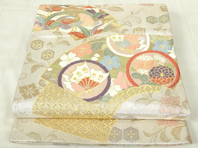 ■■■　サイズ　■■■ 長さ 428cm 幅 31cm程 ■■■　商品詳細　■■■ 【正絹・芯なし】 詳細に関しましては、画像をご確認ください。 大変上質な逸品になります。 お安く出品致しますので、是非この機会にいかがでしょうか？ ■■■　注意事項　■■■ ■モニター発色の具合により色合いが異なる場合がございます。 ■寸法は多少の誤差が生じる場合がございますのでご了承ください。 ■縫込みの長さが左右非対称の場合は短い部分を記載しております。 左右非対称であってもご返品・お値引き等の保証は出来かねますので、ご了承の上ご購入をお願い致します。 ■シミ等のチェックには注意を払っておりますが、見落としがある場合もございますし、個人の見解も様々ですので神経質な方のご購入はお控えください。 ■箪笥に入っておりました着物や帯なので畳みシワや匂いがあるものもございます。 ■お休みは基本的に土日祝となりますが、その他臨時でお休みする場合がございますのでご了承ください。 ■商品の発送は平日のみの発送となります。 ■夜間と土曜、日曜日はお問い合わせの回答が遅れる場合がございます。 ■当店では、お直し、紋入れ、お手入れ等は承っておりません。 ■生地の状態（ヤケ、経年劣化等）によってはサイズ直しが出来ない場合がございます。 その点もどうかご了承のうえ、ご購入をお願いいたします。 ■弊社で取り扱う商品は一点ものにつき、時期や在庫状況に応じて金額が変更となる場合がございます。 ■検針は行っておりません。予めご了承いただきますようお願いいたします。 ■【洗える着物】と記載のある商品におきましては、商品お届け後に洗濯を行ってしまってからのご返品にはご対応しかねます。 念の為、専門店でのお手入れをお願いいたします。 ■着物のサイズ目安は下記を参考ください↓ ＜女性着物＞　お端折り次第で＋5cm　−1cmが着用可能サイズ 　例）身丈170cmの場合、身長160cm〜175cm ＜男性着物＞　身丈＋約25cm〜27cm程が適応身長 　例）身丈155cmの場合、身長180〜182cm