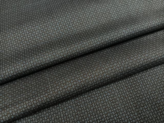 ■■■　サイズ　■■■ 身丈 156cm（肩から） 裄丈 64cm 袖丈 44cm　縫込み 1cm 袖幅 34cm 前幅 23.5cm 後幅 28.5cm 着物縫いこみ 内揚げ 4cm 裄 お袖側 約0cm　身頃側 約5cm ■■■　商品詳細　■■■ 【正絹】 状態は接写画像のように胴裏に薄いホックシミ、衿山に薄い汚れがございますが その他特に目立ったシミ汚れなどもなく大変良い状態です。 大変上質な逸品になります。 お安く出品致しますので、是非この機会にいかがでしょうか？ ■■■　注意事項　■■■ ■モニター発色の具合により色合いが異なる場合がございます。 ■寸法は多少の誤差が生じる場合がございますのでご了承ください。 ■縫込みの長さが左右非対称の場合は短い部分を記載しております。 左右非対称であってもご返品・お値引き等の保証は出来かねますので、ご了承の上ご購入をお願い致します。 ■シミ等のチェックには注意を払っておりますが、見落としがある場合もございますし、個人の見解も様々ですので神経質な方のご購入はお控えください。 ■箪笥に入っておりました着物や帯なので畳みシワや匂いがあるものもございます。 ■お休みは基本的に土日祝となりますが、その他臨時でお休みする場合がございますのでご了承ください。 ■商品の発送は平日のみの発送となります。 ■夜間と土曜、日曜日はお問い合わせの回答が遅れる場合がございます。 ■当店では、お直し、紋入れ、お手入れ等は承っておりません。 ■生地の状態（ヤケ、経年劣化等）によってはサイズ直しが出来ない場合がございます。 その点もどうかご了承のうえ、ご購入をお願いいたします。 ■弊社で取り扱う商品は一点ものにつき、時期や在庫状況に応じて金額が変更となる場合がございます。 ■検針は行っておりません。予めご了承いただきますようお願いいたします。 ■【洗える着物】と記載のある商品におきましては、商品お届け後に洗濯を行ってしまってからのご返品にはご対応しかねます。 念の為、専門店でのお手入れをお願いいたします。 ■着物のサイズ目安は下記を参考ください↓ ＜女性着物＞　お端折り次第で＋5cm　−1cmが着用可能サイズ 　例）身丈170cmの場合、身長160cm〜175cm ＜男性着物＞　身丈＋約25cm〜27cm程が適応身長 　例）身丈155cmの場合、身長180〜182cm