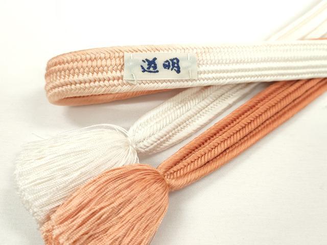 ■■■　サイズ　■■■ 長さ　約149cm（房を除く） ■■■　商品詳細　■■■ 【正絹】 状態は特に目立ったシミ汚れなどもなく大変良い状態です。 大変上質な極上の逸品になります。 お安く出品致しますので、是非この機会にいかがでしょうか？ ■■■　注意事項　■■■ ■モニター発色の具合により色合いが異なる場合がございます。 ■寸法は多少の誤差が生じる場合がございますのでご了承ください。 ■縫込みの長さが左右非対称の場合は短い部分を記載しております。 左右非対称であってもご返品・お値引き等の保証は出来かねますので、ご了承の上ご購入をお願い致します。 ■シミ等のチェックには注意を払っておりますが、見落としがある場合もございますし、個人の見解も様々ですので神経質な方のご購入はお控えください。 ■箪笥に入っておりました着物や帯なので畳みシワや匂いがあるものもございます。 ■お休みは基本的に土日祝となりますが、その他臨時でお休みする場合がございますのでご了承ください。 ■商品の発送は平日のみの発送となります。 ■夜間と土曜、日曜日はお問い合わせの回答が遅れる場合がございます。 ■当店では、お直し、紋入れ、お手入れ等は承っておりません。 ■生地の状態（ヤケ、経年劣化等）によってはサイズ直しが出来ない場合がございます。 その点もどうかご了承のうえ、ご購入をお願いいたします。 ■弊社で取り扱う商品は一点ものにつき、時期や在庫状況に応じて金額が変更となる場合がございます。 ■検針は行っておりません。予めご了承いただきますようお願いいたします。 ■【洗える着物】と記載のある商品におきましては、商品お届け後に洗濯を行ってしまってからのご返品にはご対応しかねます。 念の為、専門店でのお手入れをお願いいたします。 ■写真に写っている物が全てになります。 それ以外の付属品はございませんのでご了承ください。 ■状態に関する写真につきましては、掲載可能な写真枚数に限りがあるため、 各箇所につき1枚参考画像を掲載しております。 ■着物のサイズ目安は下記を参考ください↓ ＜女性着物＞　お端折り次第で＋5cm　－10cmが着用可能サイズ 　例）身丈170cmの場合、身長160cm～175cm ＜男性着物＞　身丈＋約25cm～27cm程が適応身長 　例）身丈155cmの場合、身長180cm～182cm