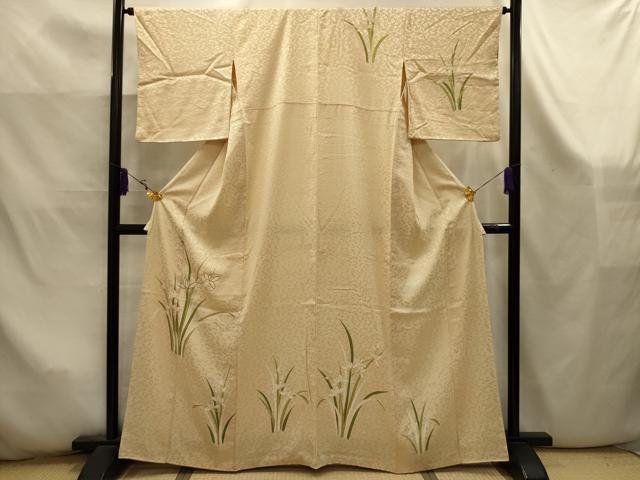 ■■■　サイズ　■■■ 身丈 162cm（肩から） 裄丈 64cm 袖丈 47cm　縫込み 4cm 袖幅 33cm 前幅 23.5cm 後幅 30cm 着物縫いこみ 内揚げ 3cm 裄 お袖側 約2.5cm　身頃側 約2cm ■■■　商品詳細　■■■ 【正絹】 状態は画像を添付しておりますので、そちらをご確認下さいますよう宜しくお願い致します。 大変上質な逸品になります。 お安く出品致しますので、是非この機会にいかがでしょうか？ ■■■　注意事項　■■■ ■モニター発色の具合により色合いが異なる場合がございます。 ■寸法は多少の誤差が生じる場合がございますのでご了承ください。 ■縫込みの長さが左右非対称の場合は短い部分を記載しております。 左右非対称であってもご返品・お値引き等の保証は出来かねますので、ご了承の上ご購入をお願い致します。 ■シミ等のチェックには注意を払っておりますが、見落としがある場合もございますし、個人の見解も様々ですので神経質な方のご購入はお控えください。 ■箪笥に入っておりました着物や帯なので畳みシワや匂いがあるものもございます。 ■お休みは基本的に土日祝となりますが、その他臨時でお休みする場合がございますのでご了承ください。 ■商品の発送は平日のみの発送となります。 ■夜間と土曜、日曜日はお問い合わせの回答が遅れる場合がございます。 ■当店では、お直し、紋入れ、お手入れ等は承っておりません。 ■生地の状態（ヤケ、経年劣化等）によってはサイズ直しが出来ない場合がございます。 その点もどうかご了承のうえ、ご購入をお願いいたします。 ■弊社で取り扱う商品は一点ものにつき、時期や在庫状況に応じて金額が変更となる場合がございます。 ■検針は行っておりません。予めご了承いただきますようお願いいたします。 ■【洗える着物】と記載のある商品におきましては、商品お届け後に洗濯を行ってしまってからのご返品にはご対応しかねます。 念の為、専門店でのお手入れをお願いいたします。 ■写真に写っている物が全てになります。それ以外の付属品はございませんのでご了承ください。 ■状態に関する写真につきましては、掲載可能な写真枚数に限りがあるため、各箇所につき1枚参考画像を掲載しております。 ■着物のサイズ目安は下記を参考ください↓ ＜女性着物＞　お端折り次第で＋5cm　−1cmが着用可能サイズ 　例）身丈170cmの場合、身長160cm〜175cm ＜男性着物＞　身丈＋約25cm〜27cm程が適応身長 　例）身丈155cmの場合、身長180〜182cm