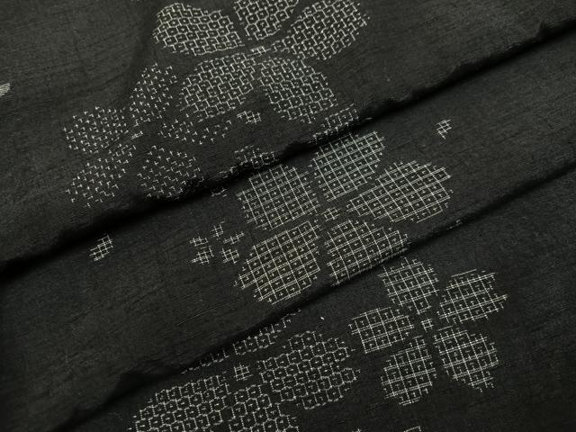 平和屋着物●結城紬　夜桜　黒地　やまと誂製　正絹　逸品　AABI3107ph