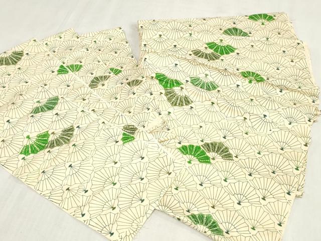 ■■■　サイズ　■■■ 長さ　　着尺分あり 幅　　　約36.5cm ■■■　商品詳細　■■■ 【正絹・未使用】 状態は接写画像のように表地所々・裏面所々に薄い汚れがございます。 大変上質な逸品になります。 お安く出品致しますので、是非この機会にいかがでしょうか？ ※8分割になっております。 ■■■　注意事項　■■■ ■モニター発色の具合により色合いが異なる場合がございます。 ■寸法は多少の誤差が生じる場合がございますのでご了承ください。 ■縫込みの長さが左右非対称の場合は短い部分を記載しております。 左右非対称であってもご返品・お値引き等の保証は出来かねますので、ご了承の上ご購入をお願い致します。 ■シミ等のチェックには注意を払っておりますが、見落としがある場合もございますし、個人の見解も様々ですので神経質な方のご購入はお控えください。 ■箪笥に入っておりました着物や帯なので畳みシワや匂いがあるものもございます。 ■お休みは基本的に土日祝となりますが、その他臨時でお休みする場合がございますのでご了承ください。 ■商品の発送は平日のみの発送となります。 ■夜間と土曜、日曜日はお問い合わせの回答が遅れる場合がございます。 ■当店では、お直し、紋入れ、お手入れ等は承っておりません。 ■生地の状態（ヤケ、経年劣化等）によってはサイズ直しが出来ない場合がございます。 その点もどうかご了承のうえ、ご購入をお願いいたします。 ■弊社で取り扱う商品は一点ものにつき、時期や在庫状況に応じて金額が変更となる場合がございます。 ■検針は行っておりません。予めご了承いただきますようお願いいたします。 ■【洗える着物】と記載のある商品におきましては、商品お届け後に洗濯を行ってしまってからのご返品にはご対応しかねます。 念の為、専門店でのお手入れをお願いいたします。 ■写真に写っている物が全てになります。それ以外の付属品はございませんのでご了承ください。 ■状態に関する写真につきましては、掲載可能な写真枚数に限りがあるため、各箇所につき1枚参考画像を掲載しております。 ■着物のサイズ目安は下記を参考ください↓ ＜女性着物＞　お端折り次第で＋5cm　−1cmが着用可能サイズ 　例）身丈170cmの場合、身長160cm〜175cm ＜男性着物＞　身丈＋約25cm〜27cm程が適応身長 　例）身丈155cmの場合、身長180〜182cm