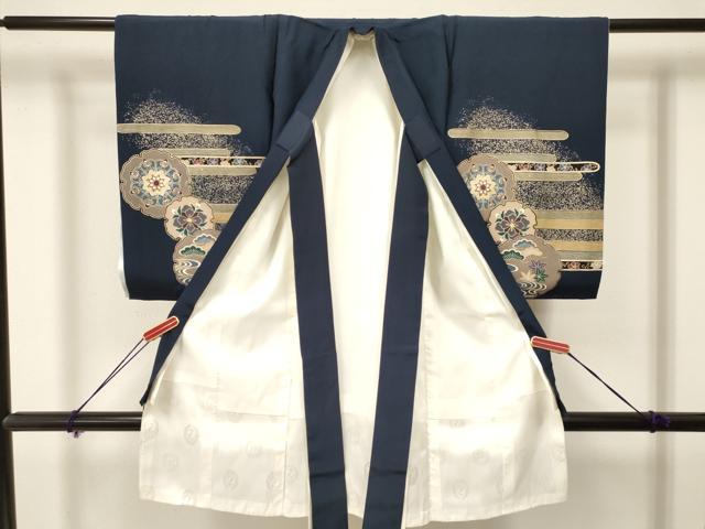 平和屋の平和屋着物[]お宮参り 男の子 祝着 産着 初着 のしめ 鷹 鷲 雪輪花文 暈し染め 金彩 逸品 DAAY3398ma｜アングル2