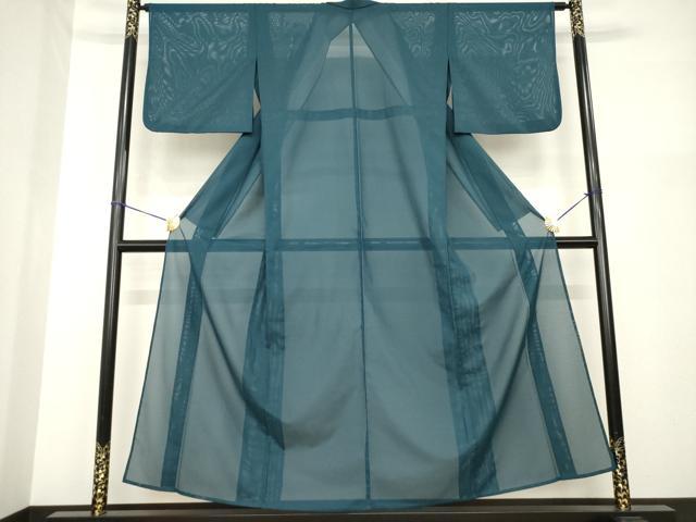 ■■■　サイズ　■■■ 身丈 153cm（肩から） 裄丈 63.5cm 袖丈 47cm　縫込み 3cm 袖幅 33cm 前幅 24cm 後幅 28cm 着物縫いこみ 内揚げ 0cm 裄 お袖側 約2.5cm　身頃側 約4cm ■■■　商品詳細　■■■ 【化繊・紋なし】 状態は接写画像のように衿山に薄い汚れがございますが その他特に目立ったシミ汚れなどもなく大変良い状態です。 お安く出品致しますので