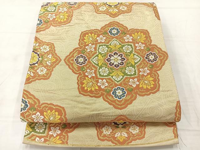 ■■■　サイズ　■■■ 長さ 420cm 幅 30cm程 ■■■　商品詳細　■■■ 【正絹・芯なし】 詳細に関しましては、画像をご確認ください。 大変上質な逸品になります。 お安く出品致しますので、是非この機会にいかがでしょうか？ ※汚れ等に関しましては、着用時には見えない部分になるかと思いますのであまり気にならずお召になれるかと思います。 ■■■　注意事項　■■■ ■モニター発色の具合により色合いが異なる場合がございます。 ■寸法は多少の誤差が生じる場合がございますのでご了承ください。 ■縫込みの長さが左右非対称の場合は短い部分を記載しております。 左右非対称であってもご返品・お値引き等の保証は出来かねますので、ご了承の上ご購入をお願い致します。 ■シミ等のチェックには注意を払っておりますが、見落としがある場合もございますし、個人の見解も様々ですので神経質な方のご購入はお控えください。 ■箪笥に入っておりました着物や帯なので畳みシワや匂いがあるものもございます。 ■お休みは基本的に土日祝となりますが、その他臨時でお休みする場合がございますのでご了承ください。 ■商品の発送は平日のみの発送となります。 ■夜間と土曜、日曜日はお問い合わせの回答が遅れる場合がございます。 ■当店では、お直し、紋入れ、お手入れ等は承っておりません。 ■生地の状態（ヤケ、経年劣化等）によってはサイズ直しが出来ない場合がございます。 その点もどうかご了承のうえ、ご購入をお願いいたします。 ■弊社で取り扱う商品は一点ものにつき、時期や在庫状況に応じて金額が変更となる場合がございます。 ■検針は行っておりません。予めご了承いただきますようお願いいたします。 ■【洗える着物】と記載のある商品におきましては、商品お届け後に洗濯を行ってしまってからのご返品にはご対応しかねます。 念の為、専門店でのお手入れをお願いいたします。 ■着物のサイズ目安は下記を参考ください↓ ＜女性着物＞　お端折り次第で＋5cm　−1cmが着用可能サイズ 　例）身丈170cmの場合、身長160cm〜175cm ＜男性着物＞　身丈＋約25cm〜27cm程が適応身長 　例）身丈155cmの場合、身長180〜182cm