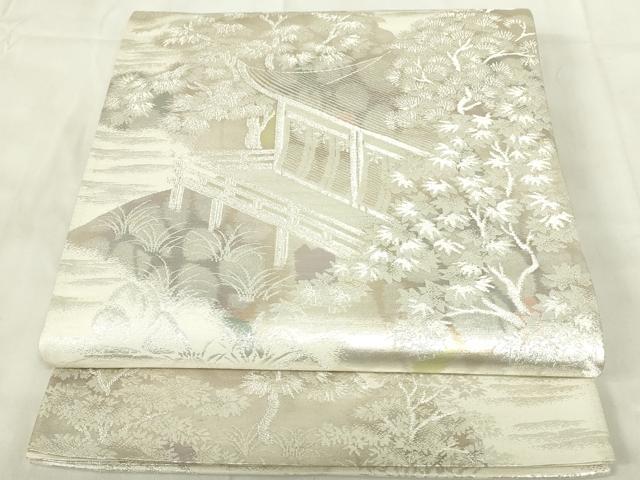 ■■■　サイズ　■■■ 長さ 430cm 幅 30.5cm程 ■■■　商品詳細　■■■ 【正絹・芯なし】 詳細に関しましては、画像をご確認ください。 大変上質な逸品になります。 お安く出品致しますので、是非この機会にいかがでしょうか？ ■■■　注意事項　■■■ ■モニター発色の具合により色合いが異なる場合がございます。 ■寸法は多少の誤差が生じる場合がございますのでご了承ください。 ■縫込みの長さが左右非対称の場合は短い部分を記載しております。 左右非対称であってもご返品・お値引き等の保証は出来かねますので、ご了承の上ご購入をお願い致します。 ■シミ等のチェックには注意を払っておりますが、見落としがある場合もございますし、個人の見解も様々ですので神経質な方のご購入はお控えください。 ■箪笥に入っておりました着物や帯なので畳みシワや匂いがあるものもございます。 ■お休みは基本的に土日祝となりますが、その他臨時でお休みする場合がございますのでご了承ください。 ■商品の発送は平日のみの発送となります。 ■夜間と土曜、日曜日はお問い合わせの回答が遅れる場合がございます。 ■当店では、お直し、紋入れ、お手入れ等は承っておりません。 ■生地の状態（ヤケ、経年劣化等）によってはサイズ直しが出来ない場合がございます。 その点もどうかご了承のうえ、ご購入をお願いいたします。 ■弊社で取り扱う商品は一点ものにつき、時期や在庫状況に応じて金額が変更となる場合がございます。 ■検針は行っておりません。予めご了承いただきますようお願いいたします。 ■【洗える着物】と記載のある商品におきましては、商品お届け後に洗濯を行ってしまってからのご返品にはご対応しかねます。 念の為、専門店でのお手入れをお願いいたします。 ■着物のサイズ目安は下記を参考ください↓ ＜女性着物＞　お端折り次第で＋5cm　−1cmが着用可能サイズ 　例）身丈170cmの場合、身長160cm〜175cm ＜男性着物＞　身丈＋約25cm〜27cm程が適応身長 　例）身丈155cmの場合、身長180〜182cm