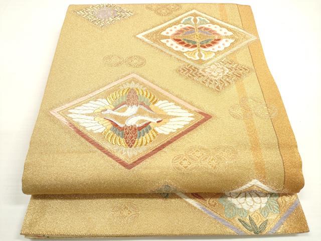 ■■■　サイズ　■■■ 長さ 426cm 幅 30.5cm程 ■■■　商品詳細　■■■ 【正絹・未仕立て】 詳細に関しましては、画像をご確認ください。 大変上質な逸品になります。 お安く出品致しますので、是非この機会にいかがでしょうか？ ※汚れに関しましては、着用時には見えない部分になりますのであまり気にならずお召になれるかと思います。 ■■■　注意事項　■■■ ■モニター発色の具合により色合いが