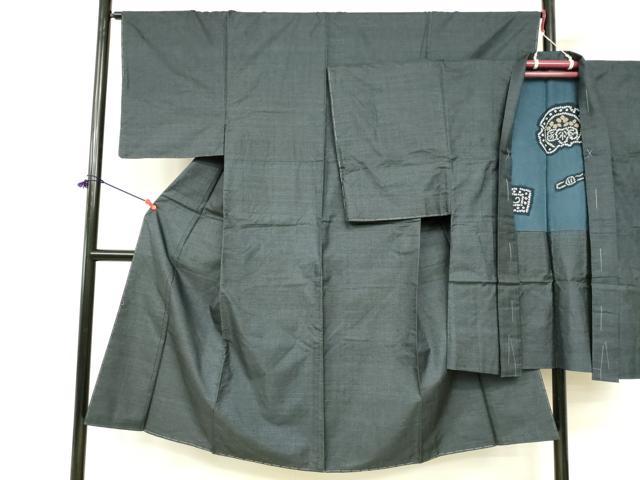 ■■■　サイズ　■■■ 【着物】 身丈 139cm（肩から） 裄丈 64.5cm 袖丈 48cm　縫込み 3.5cm 袖幅 32cm 前幅 24cm 後幅 30cm 着物縫いこみ 内揚げ 9cm 裄 お袖側 約2cm　身頃側 約4.5cm 【羽織】 身丈 91cm（肩から） 裄丈 66cm 袖丈 48cm　縫込み 4cm 袖幅 32.5cm 前幅 18cm 後幅 30cm 裄 お袖側 約2.5cm　身頃側 約4cm ■■■　商品詳細　■■■ 【正絹】 状態は画像を添付しておりますので、そちらをご確認下さいますよう宜しくお願い致します。 大変上質な逸品になります。 お安く出品致しますので、是非この機会にいかがでしょうか？ ■■■　注意事項　■■■ ■モニター発色の具合により色合いが異なる場合がございます。 ■寸法は多少の誤差が生じる場合がございますのでご了承ください。 ■縫込みの長さが左右非対称の場合は短い部分を記載しております。 左右非対称であってもご返品・お値引き等の保証は出来かねますので、ご了承の上ご購入をお願い致します。 ■シミ等のチェックには注意を払っておりますが、見落としがある場合もございますし、個人の見解も様々ですので神経質な方のご購入はお控えください。 ■箪笥に入っておりました着物や帯なので畳みシワや匂いがあるものもございます。 ■お休みは基本的に土日祝となりますが、その他臨時でお休みする場合がございますのでご了承ください。 ■商品の発送は平日のみの発送となります。 ■夜間と土曜、日曜日はお問い合わせの回答が遅れる場合がございます。 ■当店では、お直し、紋入れ、お手入れ等は承っておりません。 ■生地の状態（ヤケ、経年劣化等）によってはサイズ直しが出来ない場合がございます。 その点もどうかご了承のうえ、ご購入をお願いいたします。 ■弊社で取り扱う商品は一点ものにつき、時期や在庫状況に応じて金額が変更となる場合がございます。 ■検針は行っておりません。予めご了承いただきますようお願いいたします。 ■【洗える着物】と記載のある商品におきましては、商品お届け後に洗濯を行ってしまってからのご返品にはご対応しかねます。 念の為、専門店でのお手入れをお願いいたします。 ■着物のサイズ目安は下記を参考ください↓ ＜女性着物＞　お端折り次第で＋5cm　−1cmが着用可能サイズ 　例）身丈170cmの場合、身長160cm〜175cm ＜男性着物＞　身丈＋約25cm〜27cm程が適応身長 　例）身丈155cmの場合、身長180〜182cm