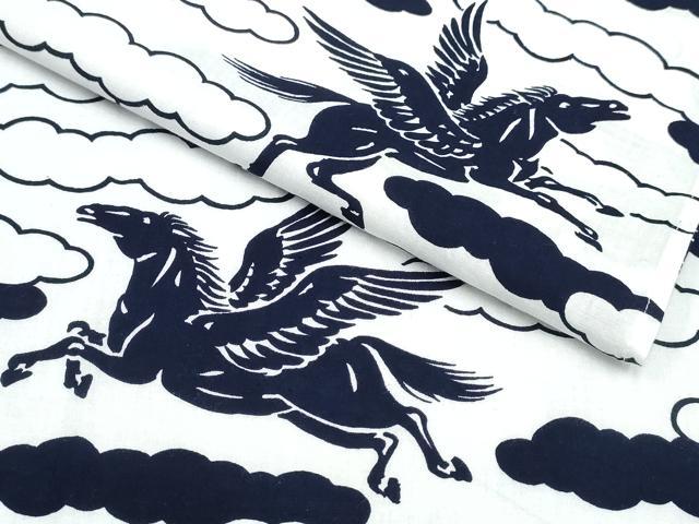■■■　サイズ　■■■ 身丈 136cm（肩から） 裄丈 60.5cm 袖丈 45cm　縫込み 1.5cm 袖幅 32cm 前幅 26.5cm 後幅 28cm 着物縫いこみ 内揚げ 0cm 裄 お袖側 約0cm　身頃側 約1cm ■■■　商品詳細　■■■ 【綿】 状態は特に目立ったシミ汚れなどもなく大変良い状態です。 大変上質な逸品になります。 お安く出品致しますので、是非この機会にいかがでしょうか？ ■■■　注意事項　■■■ ■モニター発色の具合により色合いが異なる場合がございます。 ■寸法は多少の誤差が生じる場合がございますのでご了承ください。 ■縫込みの長さが左右非対称の場合は短い部分を記載しております。 左右非対称であってもご返品・お値引き等の保証は出来かねますので、ご了承の上ご購入をお願い致します。 ■シミ等のチェックには注意を払っておりますが、見落としがある場合もございますし、個人の見解も様々ですので神経質な方のご購入はお控えください。 ■箪笥に入っておりました着物や帯なので畳みシワや匂いがあるものもございます。 ■お休みは基本的に土日祝となりますが、その他臨時でお休みする場合がございますのでご了承ください。 ■商品の発送は平日のみの発送となります。 ■夜間と土曜、日曜日はお問い合わせの回答が遅れる場合がございます。 ■当店では、お直し、紋入れ、お手入れ等は承っておりません。 ■生地の状態（ヤケ、経年劣化等）によってはサイズ直しが出来ない場合がございます。 その点もどうかご了承のうえ、ご購入をお願いいたします。 ■弊社で取り扱う商品は一点ものにつき、時期や在庫状況に応じて金額が変更となる場合がございます。 ■検針は行っておりません。予めご了承いただきますようお願いいたします。 ■【洗える着物】と記載のある商品におきましては、商品お届け後に洗濯を行ってしまってからのご返品にはご対応しかねます。 念の為、専門店でのお手入れをお願いいたします。 ■写真に写っている物が全てになります。それ以外の付属品はございませんのでご了承ください。 ■状態に関する写真につきましては、掲載可能な写真枚数に限りがあるため、各箇所につき1枚参考画像を掲載しております。 ■着物のサイズ目安は下記を参考ください↓ ＜女性着物＞　お端折り次第で＋5cm　−1cmが着用可能サイズ 　例）身丈170cmの場合、身長160cm〜175cm ＜男性着物＞　身丈＋約25cm〜27cm程が適応身長 　例）身丈155cmの場合、身長180〜182cm