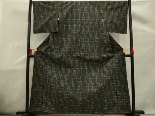 平和屋着物■本場大島紬 幾何学文様 正絹 逸品 AAAV3392sx 平和屋着物■本場大島紬 幾何学文様 正絹 逸品 AAAV3392sx