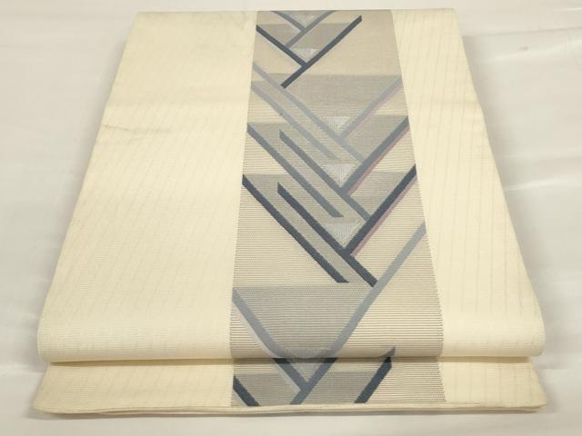 ■■■　サイズ　■■■ 長さ 426cm 幅 31cm程 ■■■　商品詳細　■■■ 【正絹】 状態は接写画像のように 裏地・表地に薄い汚れがございますが その他特に目立ったシミ汚れなどもなく大変良い状態です。 大変上質な逸品になります。 お安く出品致しますので、是非この機会にいかがでしょうか？ ■■■　注意事項　■■■ ■モニター発色の具合により色合いが異なる場合がございます。 ■寸法は多少の誤差が生じる場合がございますのでご了承ください。 ■縫込みの長さが左右非対称の場合は短い部分を記載しております。 左右非対称であってもご返品・お値引き等の保証は出来かねますので、ご了承の上ご購入をお願い致します。 ■シミ等のチェックには注意を払っておりますが、見落としがある場合もございますし、個人の見解も様々ですので神経質な方のご購入はお控えください。 ■箪笥に入っておりました着物や帯なので畳みシワや匂いがあるものもございます。 ■お休みは基本的に土日祝となりますが、その他臨時でお休みする場合がございますのでご了承ください。 ■商品の発送は平日のみの発送となります。 ■夜間と土曜、日曜日はお問い合わせの回答が遅れる場合がございます。 ■当店では、お直し、紋入れ、お手入れ等は承っておりません。 ■生地の状態（ヤケ、経年劣化等）によってはサイズ直しが出来ない場合がございます。 その点もどうかご了承のうえ、ご購入をお願いいたします。 ■弊社で取り扱う商品は一点ものにつき、時期や在庫状況に応じて金額が変更となる場合がございます。 ■検針は行っておりません。予めご了承いただきますようお願いいたします。 ■【洗える着物】と記載のある商品におきましては、商品お届け後に洗濯を行ってしまってからのご返品にはご対応しかねます。 念の為、専門店でのお手入れをお願いいたします。 ■着物のサイズ目安は下記を参考ください↓ ＜女性着物＞　お端折り次第で＋5cm　−1cmが着用可能サイズ 　例）身丈170cmの場合、身長160cm〜175cm ＜男性着物＞　身丈＋約25cm〜27cm程が適応身長 　例）身丈155cmの場合、身長180〜182cm