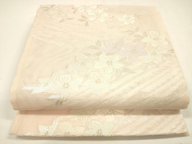 ■■■　サイズ　■■■ 長さ 358cm 幅 30.5cm程 ■■■　商品詳細　■■■ 【化繊・芯なし】 状態は接写画像のように裏地に薄い汚れがございますがその他表地は特に目立ったシミ汚れなどもなく大変良い状態です。 着用時には見えない部分になりますのであまり気にならずお召になれるかと思います。 お安く出品致しますので、是非この機会にいかがでしょうか？ ■■■　注意事項　■■■ ■モニター発色の具合により色合いが異なる場合がございます。 ■寸法は多少の誤差が生じる場合がございますのでご了承ください。 ■縫込みの長さが左右非対称の場合は短い部分を記載しております。 左右非対称であってもご返品・お値引き等の保証は出来かねますので、ご了承の上ご購入をお願い致します。 ■シミ等のチェックには注意を払っておりますが、見落としがある場合もございますし、個人の見解も様々ですので神経質な方のご購入はお控えください。 ■箪笥に入っておりました着物や帯なので畳みシワや匂いがあるものもございます。 ■お休みは基本的に土日祝となりますが、その他臨時でお休みする場合がございますのでご了承ください。 ■商品の発送は平日のみの発送となります。 ■夜間と土曜、日曜日はお問い合わせの回答が遅れる場合がございます。 ■当店では、お直し、紋入れ、お手入れ等は承っておりません。 ■生地の状態（ヤケ、経年劣化等）によってはサイズ直しが出来ない場合がございます。 その点もどうかご了承のうえ、ご購入をお願いいたします。 ■弊社で取り扱う商品は一点ものにつき、時期や在庫状況に応じて金額が変更となる場合がございます。 ■検針は行っておりません。予めご了承いただきますようお願いいたします。 ■【洗える着物】と記載のある商品におきましては、商品お届け後に洗濯を行ってしまってからのご返品にはご対応しかねます。 念の為、専門店でのお手入れをお願いいたします。 ■着物のサイズ目安は下記を参考ください↓ ＜女性着物＞　お端折り次第で＋5cm　−1cmが着用可能サイズ 　例）身丈170cmの場合、身長160cm〜175cm ＜男性着物＞　身丈＋約25cm〜27cm程が適応身長 　例）身丈155cmの場合、身長180〜182cm