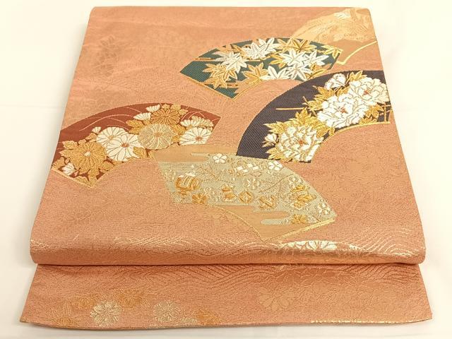 ■■■　サイズ　■■■ 長さ 442cm 幅 31cm程 ■■■　商品詳細　■■■ 【正絹・芯なし】 詳細に関しましては、画像をご確認ください。 大変上質な逸品になります。 お安く出品致しますので、是非この機会にいかがでしょうか？ ※汚れ等に関しましては、着用時には見えない部分になるかと思いますのであまり気にならずお召になれるかと思います。 ■■■　注意事項　■■■ ■モニター発色の具合により色合いが異なる場合がございます。 ■寸法は多少の誤差が生じる場合がございますのでご了承ください。 ■縫込みの長さが左右非対称の場合は短い部分を記載しております。 左右非対称であってもご返品・お値引き等の保証は出来かねますので、ご了承の上ご購入をお願い致します。 ■シミ等のチェックには注意を払っておりますが、見落としがある場合もございますし、個人の見解も様々ですので神経質な方のご購入はお控えください。 ■箪笥に入っておりました着物や帯なので畳みシワや匂いがあるものもございます。 ■お休みは基本的に土日祝となりますが、その他臨時でお休みする場合がございますのでご了承ください。 ■商品の発送は平日のみの発送となります。 ■夜間と土曜、日曜日はお問い合わせの回答が遅れる場合がございます。 ■当店では、お直し、紋入れ、お手入れ等は承っておりません。 ■生地の状態（ヤケ、経年劣化等）によってはサイズ直しが出来ない場合がございます。 その点もどうかご了承のうえ、ご購入をお願いいたします。 ■弊社で取り扱う商品は一点ものにつき、時期や在庫状況に応じて金額が変更となる場合がございます。 ■検針は行っておりません。予めご了承いただきますようお願いいたします。 ■【洗える着物】と記載のある商品におきましては、商品お届け後に洗濯を行ってしまってからのご返品にはご対応しかねます。 念の為、専門店でのお手入れをお願いいたします。 ■着物のサイズ目安は下記を参考ください↓ ＜女性着物＞　お端折り次第で＋5cm　−1cmが着用可能サイズ 　例）身丈170cmの場合、身長160cm〜175cm ＜男性着物＞　身丈＋約25cm〜27cm程が適応身長 　例）身丈155cmの場合、身長180〜182cm