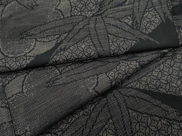 平和屋着物●本場大島紬　7マルキ　泥染め　笹梅七宝文　正絹　逸品　CAAR8215vf