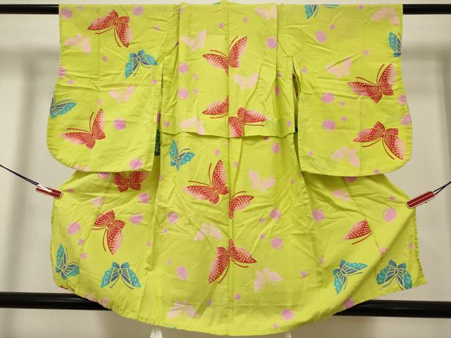 ■■■　サイズ　■■■ 【浴衣】 身丈 86cm（肩から） 裄丈 45.5cm（肩上げ　2.5cm） 袖丈 47.5cm　縫込み 0cm 袖幅 29cm 前幅 17cm 後幅 22cm 着物縫いこみ 内揚げ 0cm （腰上げ　5cm） 裄 お袖側 約0cm　身頃側 約1cm ■■■　商品詳細　■■■ 【綿100％】 状態は接写画像のように後身頃・裏面に薄い汚れがございますが その他特に目立ったシミ汚れなどもなく大変良い状態です。 大変上質な逸品になります。 お安く出品致しますので、是非この機会にいかがでしょうか？ ※全体的に毛羽立ちがございます。 ■■■　注意事項　■■■ ■モニター発色の具合により色合いが異なる場合がございます。 ■寸法は多少の誤差が生じる場合がございますのでご了承ください。 ■縫込みの長さが左右非対称の場合は短い部分を記載しております。 左右非対称であってもご返品・お値引き等の保証は出来かねますので、ご了承の上ご購入をお願い致します。 ■シミ等のチェックには注意を払っておりますが、見落としがある場合もございますし、個人の見解も様々ですので神経質な方のご購入はお控えください。 ■箪笥に入っておりました着物や帯なので畳みシワや匂いがあるものもございます。 ■お休みは基本的に土日祝となりますが、その他臨時でお休みする場合がございますのでご了承ください。 ■商品の発送は平日のみの発送となります。 ■夜間と土曜、日曜日はお問い合わせの回答が遅れる場合がございます。 ■当店では、お直し、紋入れ、お手入れ等は承っておりません。 ■生地の状態（ヤケ、経年劣化等）によってはサイズ直しが出来ない場合がございます。 その点もどうかご了承のうえ、ご購入をお願いいたします。 ■弊社で取り扱う商品は一点ものにつき、時期や在庫状況に応じて金額が変更となる場合がございます。 ■検針は行っておりません。予めご了承いただきますようお願いいたします。 ■【洗える着物】と記載のある商品におきましては、商品お届け後に洗濯を行ってしまってからのご返品にはご対応しかねます。 念の為、専門店でのお手入れをお願いいたします。 ■写真に写っている物が全てになります。それ以外の付属品はございませんのでご了承ください。 ■状態に関する写真につきましては、掲載可能な写真枚数に限りがあるため、各箇所につき1枚参考画像を掲載しております。 ■着物のサイズ目安は下記を参考ください↓ ＜女性着物＞　お端折り次第で＋5cm　−1cmが着用可能サイズ 　例）身丈170cmの場合、身長160cm〜175cm ＜男性着物＞　身丈＋約25cm〜27cm程が適応身長 　例）身丈155cmの場合、身長180〜182cm