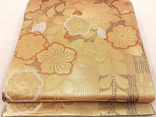 ■■■　サイズ　■■■ 長さ 442cm 幅 30.5cm程 ■■■　商品詳細　■■■ 【正絹・芯なし】 詳細に関しましては、画像をご確認ください。 大変上質な逸品になります。 お安く出品致しますので、是非この機会にいかがでしょうか？ ■■■　注意事項　■■■ ■モニター発色の具合により色合いが異なる場合がございます。 ■寸法は多少の誤差が生じる場合がございますのでご了承ください。 ■縫込みの長さが左右非対称の場合は短い部分を記載しております。 左右非対称であってもご返品・お値引き等の保証は出来かねますので、ご了承の上ご購入をお願い致します。 ■シミ等のチェックには注意を払っておりますが、見落としがある場合もございますし、個人の見解も様々ですので神経質な方のご購入はお控えください。 ■箪笥に入っておりました着物や帯なので畳みシワや匂いがあるものもございます。 ■お休みは基本的に土日祝となりますが、その他臨時でお休みする場合がございますのでご了承ください。 ■商品の発送は平日のみの発送となります。 ■夜間と土曜、日曜日はお問い合わせの回答が遅れる場合がございます。 ■当店では、お直し、紋入れ、お手入れ等は承っておりません。 ■生地の状態（ヤケ、経年劣化等）によってはサイズ直しが出来ない場合がございます。 その点もどうかご了承のうえ、ご購入をお願いいたします。 ■弊社で取り扱う商品は一点ものにつき、時期や在庫状況に応じて金額が変更となる場合がございます。 ■検針は行っておりません。予めご了承いただきますようお願いいたします。 ■【洗える着物】と記載のある商品におきましては、商品お届け後に洗濯を行ってしまってからのご返品にはご対応しかねます。 念の為、専門店でのお手入れをお願いいたします。 ■着物のサイズ目安は下記を参考ください↓ ＜女性着物＞　お端折り次第で＋5cm　−1cmが着用可能サイズ 　例）身丈170cmの場合、身長160cm〜175cm ＜男性着物＞　身丈＋約25cm〜27cm程が適応身長 　例）身丈155cmの場合、身長180〜182cm