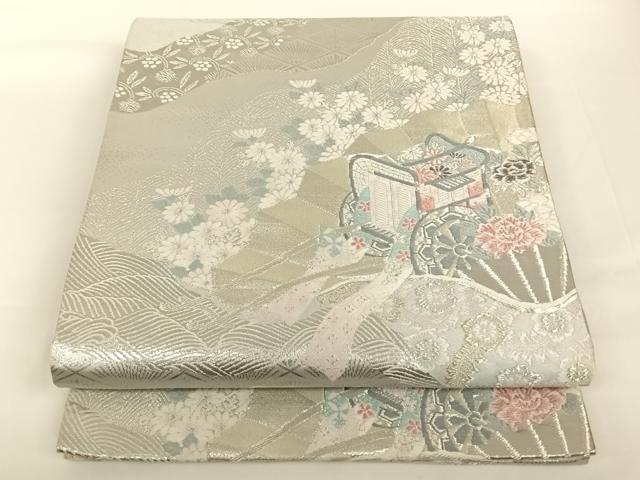 ■■■　サイズ　■■■ 長さ 428cm 幅 30.5cm程 ■■■　商品詳細　■■■ 【正絹】 詳細に関しましては、画像をご確認ください。 大変上質な逸品になります。 お安く出品致しますので、是非この機会にいかがでしょうか？ ■■■　注意事項　■■■ ■モニター発色の具合により色合いが異なる場合がございます。 ■寸法は多少の誤差が生じる場合がございますのでご了承ください。 ■縫込みの長さが左右非対称の場合は短い部分を記載しております。 左右非対称であってもご返品・お値引き等の保証は出来かねますので、ご了承の上ご購入をお願い致します。 ■シミ等のチェックには注意を払っておりますが、見落としがある場合もございますし、個人の見解も様々ですので神経質な方のご購入はお控えください。 ■箪笥に入っておりました着物や帯なので畳みシワや匂いがあるものもございます。 ■お休みは基本的に土日祝となりますが、その他臨時でお休みする場合がございますのでご了承ください。 ■商品の発送は平日のみの発送となります。 ■夜間と土曜、日曜日はお問い合わせの回答が遅れる場合がございます。 ■当店では、お直し、紋入れ、お手入れ等は承っておりません。 ■生地の状態（ヤケ、経年劣化等）によってはサイズ直しが出来ない場合がございます。 その点もどうかご了承のうえ、ご購入をお願いいたします。 ■弊社で取り扱う商品は一点ものにつき、時期や在庫状況に応じて金額が変更となる場合がございます。 ■検針は行っておりません。予めご了承いただきますようお願いいたします。 ■【洗える着物】と記載のある商品におきましては、商品お届け後に洗濯を行ってしまってからのご返品にはご対応しかねます。 念の為、専門店でのお手入れをお願いいたします。 ■着物のサイズ目安は下記を参考ください↓ ＜女性着物＞　お端折り次第で＋5cm　−1cmが着用可能サイズ 　例）身丈170cmの場合、身長160cm〜175cm ＜男性着物＞　身丈＋約25cm〜27cm程が適応身長 　例）身丈155cmの場合、身長180〜182cm