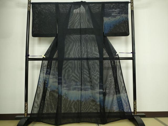 ■■■　サイズ　■■■ 身丈 160cm（肩から） 裄丈 65.5cm 袖丈 49cm　縫込み 5cm 袖幅 34cm 前幅 23.5cm 後幅 30.5cm 着物縫いこみ 内揚げ 6cm 裄 お袖側 約1cm　身頃側 約2cm ■■■　商品詳細　■■■ 【正絹】 状態は接写画像のように衿山に薄い汚れがございますが その他特に目立ったシミ汚れなどもなく大変良い状態です。 大変上質な逸品になります。 お安く出品致しますので、是非この機会にいかがでしょうか？ ■■■　注意事項　■■■ ■モニター発色の具合により色合いが異なる場合がございます。 ■寸法は多少の誤差が生じる場合がございますのでご了承ください。 ■縫込みの長さが左右非対称の場合は短い部分を記載しております。 左右非対称であってもご返品・お値引き等の保証は出来かねますので、ご了承の上ご購入をお願い致します。 ■シミ等のチェックには注意を払っておりますが、見落としがある場合もございますし、個人の見解も様々ですので神経質な方のご購入はお控えください。 ■箪笥に入っておりました着物や帯なので畳みシワや匂いがあるものもございます。 ■お休みは基本的に土日祝となりますが、その他臨時でお休みする場合がございますのでご了承ください。 ■商品の発送は平日のみの発送となります。 ■夜間と土曜、日曜日はお問い合わせの回答が遅れる場合がございます。 ■当店では、お直し、紋入れ、お手入れ等は承っておりません。 ■生地の状態（ヤケ、経年劣化等）によってはサイズ直しが出来ない場合がございます。 その点もどうかご了承のうえ、ご購入をお願いいたします。 ■弊社で取り扱う商品は一点ものにつき、時期や在庫状況に応じて金額が変更となる場合がございます。 ■検針は行っておりません。予めご了承いただきますようお願いいたします。 ■【洗える着物】と記載のある商品におきましては、商品お届け後に洗濯を行ってしまってからのご返品にはご対応しかねます。 念の為、専門店でのお手入れをお願いいたします。 ■写真に写っている物が全てになります。それ以外の付属品はございませんのでご了承ください。 ■状態に関する写真につきましては、掲載可能な写真枚数に限りがあるため、各箇所につき1枚参考画像を掲載しております。 ■着物のサイズ目安は下記を参考ください↓ ＜女性着物＞　お端折り次第で＋5cm　－1cmが着用可能サイズ 　例）身丈170cmの場合、身長160cm～175cm ＜男性着物＞　身丈＋約25cm～27cm程が適応身長 　例）身丈155cmの場合、身長180～182cm