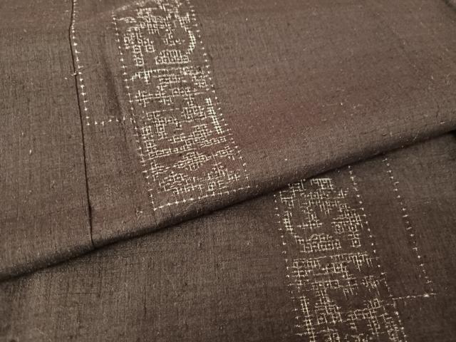 平和屋着物●本場結城紬　重要無形文化財　100亀甲　飛び亀甲　色紙花唐草文　正絹　逸品　AAAZ3122np(4)