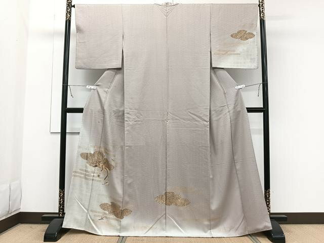 正絹黒留袖　鳳凰更紗花文　暈し染め　金彩　⑦( 訪問着、紬、袋帯なども出品) 正絹黒留袖 鳳凰更紗花文 暈し染め 金彩 ⑦( 訪問着、紬、袋帯