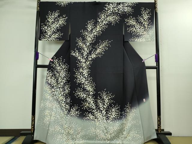 Full-Length Under-Kimono - 平和屋本店●極上　訪問着　作家物　駒刺繍　枝花文　暈し染め　紫黒色地　暈し染め　金彩　逸品　DZAB3285kh6
