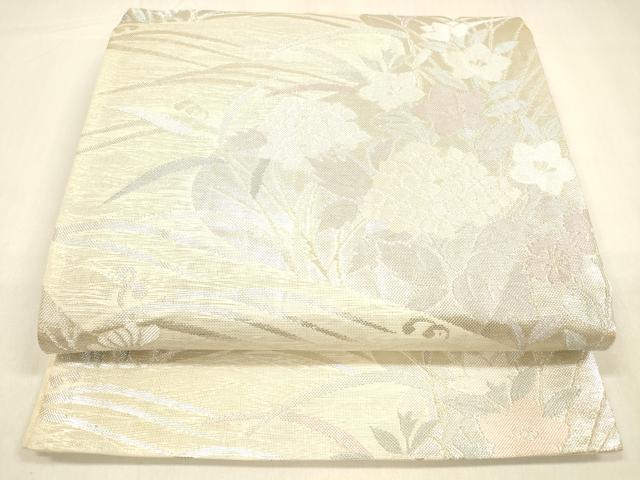 ■■■　サイズ　■■■ 長さ 424cm 幅 30.5cm程 ■■■　商品詳細　■■■ 【正絹・芯なし】 状態は締めてはおりますが 特に目立ったシミ汚れなどもなく大変良い状態です。 大変上質な逸品になります。 お安く出品致しますので、是非この機会にいかがでしょうか？ ■■■　注意事項　■■■ ■モニター発色の具合により色合いが異なる場合がございます。 ■寸法は多少の誤差が生じる場合がございますのでご了承ください。 ■縫込みの長さが左右非対称の場合は短い部分を記載しております。 左右非対称であってもご返品・お値引き等の保証は出来かねますので、ご了承の上ご購入をお願い致します。 ■シミ等のチェックには注意を払っておりますが、見落としがある場合もございますし、個人の見解も様々ですので神経質な方のご購入はお控えください。 ■箪笥に入っておりました着物や帯なので畳みシワや匂いがあるものもございます。 ■お休みは基本的に土日祝となりますが、その他臨時でお休みする場合がございますのでご了承ください。 ■商品の発送は平日のみの発送となります。 ■夜間と土曜、日曜日はお問い合わせの回答が遅れる場合がございます。 ■当店では、お直し、紋入れ、お手入れ等は承っておりません。 ■生地の状態（ヤケ、経年劣化等）によってはサイズ直しが出来ない場合がございます。 その点もどうかご了承のうえ、ご購入をお願いいたします。 ■弊社で取り扱う商品は一点ものにつき、時期や在庫状況に応じて金額が変更となる場合がございます。 ■検針は行っておりません。予めご了承いただきますようお願いいたします。 ■【洗える着物】と記載のある商品におきましては、商品お届け後に洗濯を行ってしまってからのご返品にはご対応しかねます。 念の為、専門店でのお手入れをお願いいたします。 ■着物のサイズ目安は下記を参考ください↓ ＜女性着物＞　お端折り次第で＋5cm　−1cmが着用可能サイズ 　例）身丈170cmの場合、身長160cm〜175cm ＜男性着物＞　身丈＋約25cm〜27cm程が適応身長 　例）身丈155cmの場合、身長180〜182cm