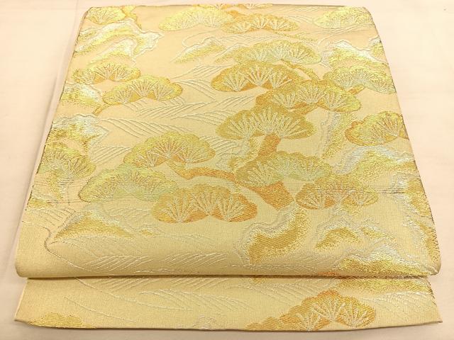 ■■■　サイズ　■■■ 長さ 410cm 幅 30cm程 ■■■　商品詳細　■■■ 【正絹・芯なし】 詳細に関しましては、画像をご確認ください。 大変上質な逸品になります。 お安く出品致しますので、是非この機会にいかがでしょうか？ ※汚れ等に関しましては、着用時には見えない部分になるかと思いますのであまり気にならずお召になれるかと思います。 ■■■　注意事項　■■■ ■モニター発色の具合により色合いが異なる場合がございます。 ■寸法は多少の誤差が生じる場合がございますのでご了承ください。 ■縫込みの長さが左右非対称の場合は短い部分を記載しております。 左右非対称であってもご返品・お値引き等の保証は出来かねますので、ご了承の上ご購入をお願い致します。 ■シミ等のチェックには注意を払っておりますが、見落としがある場合もございますし、個人の見解も様々ですので神経質な方のご購入はお控えください。 ■箪笥に入っておりました着物や帯なので畳みシワや匂いがあるものもございます。 ■お休みは基本的に土日祝となりますが、その他臨時でお休みする場合がございますのでご了承ください。 ■商品の発送は平日のみの発送となります。 ■夜間と土曜、日曜日はお問い合わせの回答が遅れる場合がございます。 ■当店では、お直し、紋入れ、お手入れ等は承っておりません。 ■生地の状態（ヤケ、経年劣化等）によってはサイズ直しが出来ない場合がございます。 その点もどうかご了承のうえ、ご購入をお願いいたします。 ■弊社で取り扱う商品は一点ものにつき、時期や在庫状況に応じて金額が変更となる場合がございます。 ■検針は行っておりません。予めご了承いただきますようお願いいたします。 ■【洗える着物】と記載のある商品におきましては、商品お届け後に洗濯を行ってしまってからのご返品にはご対応しかねます。 念の為、専門店でのお手入れをお願いいたします。 ■着物のサイズ目安は下記を参考ください↓ ＜女性着物＞　お端折り次第で＋5cm　−1cmが着用可能サイズ 　例）身丈170cmの場合、身長160cm〜175cm ＜男性着物＞　身丈＋約25cm〜27cm程が適応身長 　例）身丈155cmの場合、身長180〜182cm