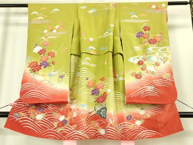 ■■■　サイズ　■■■ 身丈 95cm（肩から） 裄丈 48.5cm（肩上げ　5cm） 袖丈 73cm 袖幅 32.5cm 前幅 20.5cm 後幅 26.5cm 着物縫いこみ 腰揚げ 11.5cm 裄 お袖側 約 2.5cm　身頃側 約 0cm ■■■　商品詳細　■■■ 【正絹・重ね衿：取り外し可能】 状態は接写画像のように 胴裏に若干の汚れがございますが その表地は特に目立ったシミ汚れなどもなく大変良い状態です。 大変上質な極上の逸品になります。 お安く出品致しますので、是非この機会にいかがでしょうか？ ※紐、衿にペン書きがございます。 ■■■　注意事項　■■■ ■モニター発色の具合により色合いが異なる場合がございます。 ■寸法は多少の誤差が生じる場合がございますのでご了承ください。 ■縫込みの長さが左右非対称の場合は短い部分を記載しております。 左右非対称であってもご返品・お値引き等の保証は出来かねますので、ご了承の上ご購入をお願い致します。 ■シミ等のチェックには注意を払っておりますが、見落としがある場合もございますし、個人の見解も様々ですので神経質な方のご購入はお控えください。 ■箪笥に入っておりました着物や帯なので畳みシワや匂いがあるものもございます。 ■お休みは基本的に土日祝となりますが、その他臨時でお休みする場合がございますのでご了承ください。 ■商品の発送は平日のみの発送となります。 ■夜間と土曜、日曜日はお問い合わせの回答が遅れる場合がございます。 ■当店では、お直し、紋入れ、お手入れ等は承っておりません。 ■生地の状態（ヤケ、経年劣化等）によってはサイズ直しが出来ない場合がございます。 その点もどうかご了承のうえ、ご購入をお願いいたします。 ■弊社で取り扱う商品は一点ものにつき、時期や在庫状況に応じて金額が変更となる場合がございます。 ■検針は行っておりません。予めご了承いただきますようお願いいたします。 ■【洗える着物】と記載のある商品におきましては、商品お届け後に洗濯を行ってしまってからのご返品にはご対応しかねます。 念の為、専門店でのお手入れをお願いいたします。 ■着物のサイズ目安は下記を参考ください↓ ＜女性着物＞　お端折り次第で＋5?　−10?が着用可能サイズ 　例）身丈170?の場合、身長160?〜175? ＜男性着物＞　身丈＋約25?〜27?程が適応身長 　例）身丈155?の場合、身長180〜182?