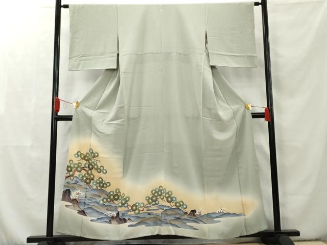 ■■■　サイズ　■■■ 身丈 156cm（肩から） 裄丈 62.5cm 袖丈 48cm　縫込み 6cm 袖幅 32.5cm 前幅 24.5cm 後幅 30cm 着物縫いこみ 内揚げ 5cm 裄 お袖側 約2.5cm　身頃側 約4cm ■■■　商品詳細　■■■ 【正絹・一つ紋・比翼衿】 状態は画像を添付しておりますので、そちらをご確認下さいますよう宜しくお願い致します。 大変上質な逸品になりますのでぜひお手入れをされてお召しになられてはいかがでしょうか。 お安く出品致しますので、是非この機会にいかがでしょうか？ ■■■　注意事項　■■■ ■モニター発色の具合により色合いが異なる場合がございます。 ■寸法は多少の誤差が生じる場合がございますのでご了承ください。 ■縫込みの長さが左右非対称の場合は短い部分を記載しております。 左右非対称であってもご返品・お値引き等の保証は出来かねますので、ご了承の上ご購入をお願い致します。 ■シミ等のチェックには注意を払っておりますが、見落としがある場合もございますし、個人の見解も様々ですので神経質な方のご購入はお控えください。 ■箪笥に入っておりました着物や帯なので畳みシワや匂いがあるものもございます。 ■お休みは基本的に土日祝となりますが、その他臨時でお休みする場合がございますのでご了承ください。 ■商品の発送は平日のみの発送となります。 ■夜間と土曜、日曜日はお問い合わせの回答が遅れる場合がございます。 ■当店では、お直し、紋入れ、お手入れ等は承っておりません。 ■生地の状態（ヤケ、経年劣化等）によってはサイズ直しが出来ない場合がございます。 その点もどうかご了承のうえ、ご購入をお願いいたします。 ■弊社で取り扱う商品は一点ものにつき、時期や在庫状況に応じて金額が変更となる場合がございます。 ■検針は行っておりません。予めご了承いただきますようお願いいたします。 ■【洗える着物】と記載のある商品におきましては、商品お届け後に洗濯を行ってしまってからのご返品にはご対応しかねます。 念の為、専門店でのお手入れをお願いいたします。 ■着物のサイズ目安は下記を参考ください↓ ＜女性着物＞　お端折り次第で＋5cm　−1cmが着用可能サイズ 　例）身丈170cmの場合、身長160cm〜175cm ＜男性着物＞　身丈＋約25cm〜27cm程が適応身長 　例）身丈155cmの場合、身長180〜182cm