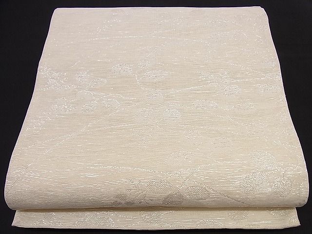■■■　サイズ　■■■ 長さ 428cm 幅 30.5cm程 ■■■　商品詳細　■■■ 【正絹・芯なし】状態は接写画像のように前柄に若干の薄いアクがございますがその他特に目立ったシミ汚れなどもなく大変良い状態です。大変上質な逸品になります。お安く出品致しますので、是非この機会にいかがでしょうか？※たれ先一部未かがりですが着用には問題ありません。 ■■■　注意事項　■■■ ■モニター発色の具合により色合いが異なる場合がございます。 ■寸法は多少の誤差が生じる場合がございますのでご了承ください。 ■縫込みの長さが左右非対称の場合は短い部分を記載しております。 左右非対称であってもご返品・お値引き等の保証は出来かねますので、ご了承の上ご購入をお願い致します。 ■シミ等のチェックには注意を払っておりますが、見落としがある場合もございますし、個人の見解も様々ですので神経質な方のご購入はお控えください。 ■箪笥に入っておりました着物や帯なので畳みシワや匂いがあるものもございます。 ■お休みは基本的に土日祝となりますが、その他臨時でお休みする場合がございますのでご了承ください。 ■商品の発送は平日のみの発送となります。 ■夜間と土曜、日曜日はお問い合わせの回答が遅れる場合がございます。 ■当店では、お直し、紋入れ、お手入れ等は承っておりません。 ■生地の状態（ヤケ、経年劣化等）によってはサイズ直しが出来ない場合がございます。 その点もどうかご了承のうえ、ご購入をお願いいたします。 ■弊社で取り扱う商品は一点ものにつき、時期や在庫状況に応じて金額が変更となる場合がございます。 ■検針は行っておりません。予めご了承いただきますようお願いいたします。 ■【洗える着物】と記載のある商品におきましては、商品お届け後に洗濯を行ってしまってからのご返品にはご対応しかねます。 念の為、専門店でのお手入れをお願いいたします。 ■着物のサイズ目安は下記を参考ください↓ ＜女性着物＞　お端折り次第で＋5cm　−1cmが着用可能サイズ 　例）身丈170cmの場合、身長160cm〜175cm ＜男性着物＞　身丈＋約25cm〜27cm程が適応身長 　例）身丈155cmの場合、身長180〜182cm