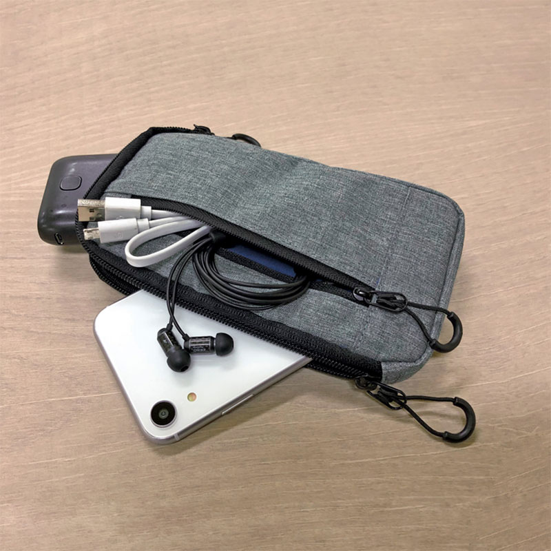 【メール便対応可能】クツワ ファストレージ ガジェットポーチ ブラック FS101BK ポーチ ガジェット デジタル機器 ケース