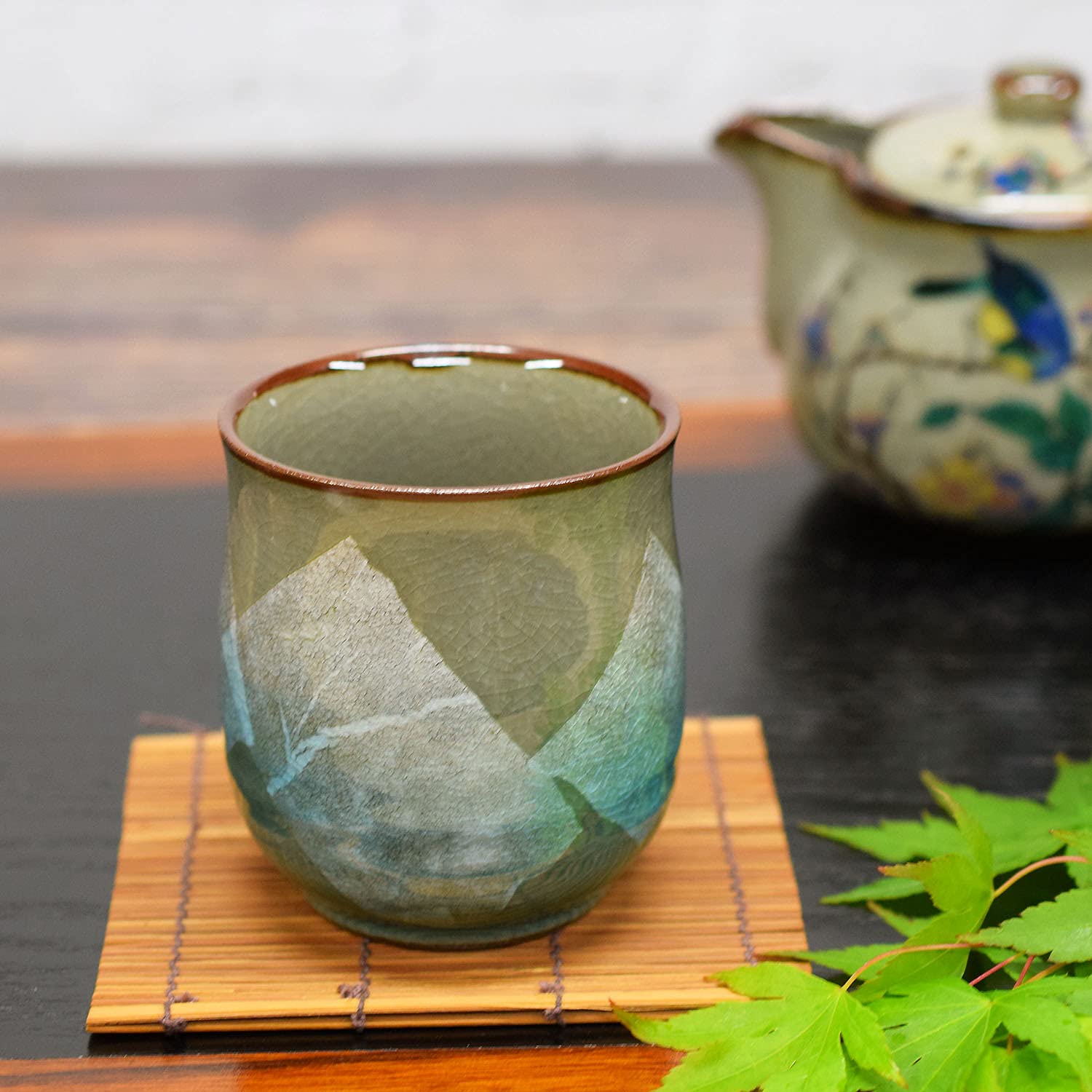 【送料無料】九谷焼 湯呑み 銀彩シリーズ 色：銀彩(水色)、サイズ：径7.5cm x 高さ8.2cm