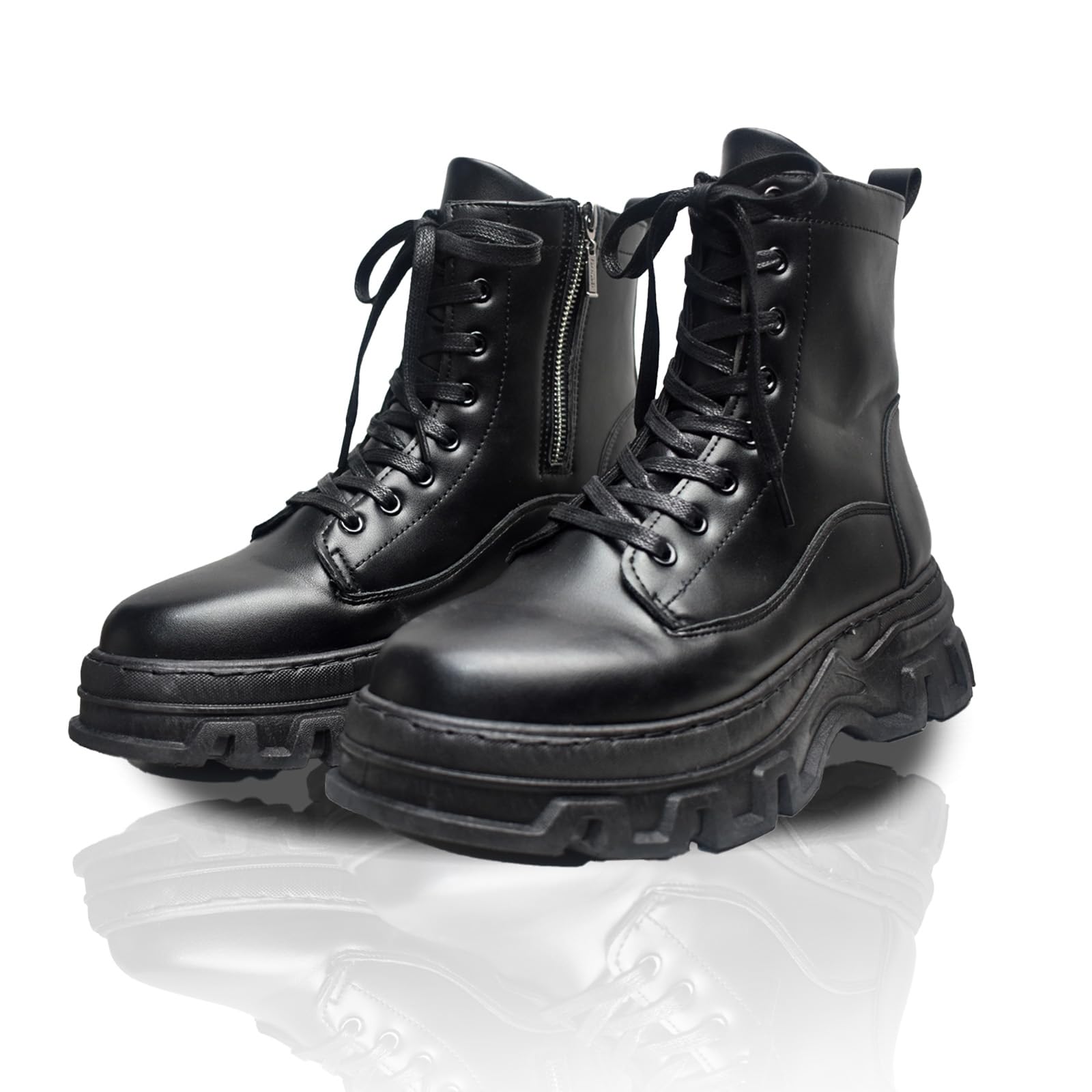 商品情報商品の説明主な仕様 【素材】 高品質なPUレザー：細かくて滑らかな肌触りが特徴。高級感があり、長く愛用できます。 耐久性の高いソール：滑りにくく、クッション性もあるので、足への負担を軽減します。長時間歩いても疲れにくいです。【機能】 片側ファスナー：着脱が簡単で、忙しい朝にもサッと履けます。 滑り止め加工：雨の日でも安心して履けます。 適度な厚底：脚長効果があり、スタイルアップにも！【デザイン】 シンプルなデザイン：どんな服装にも合わせやすいです。 おしゃれなデザイン：バイク用シューズでありながら、普段履きもできます。【シーン】 ストリート：おしゃれなデザインで、街歩きにもぴったりです。 アウトドア：滑りにくく、クッション性があるので、アウトドアにも最適です。 ハイキング：長時間の歩行でも疲れにくいです。 ウォーキング：快適な履き心地で、ウォーキングにもおすすめです。 登山：滑りにくく、耐久性があるので、登山にも使えます。 キャンプ：アウトドアシーンにぴったりです。 普段使い：どんな服装にも合わせやすいので、普段使いにもおすすめです。【注意事項】 画面の色と実際の商品の色は異なる場合があります。 サイズはあくまでも目安です。個人差がありますので、予めご了承ください。 ご注文前に、サイズ表をよくご確認ください。