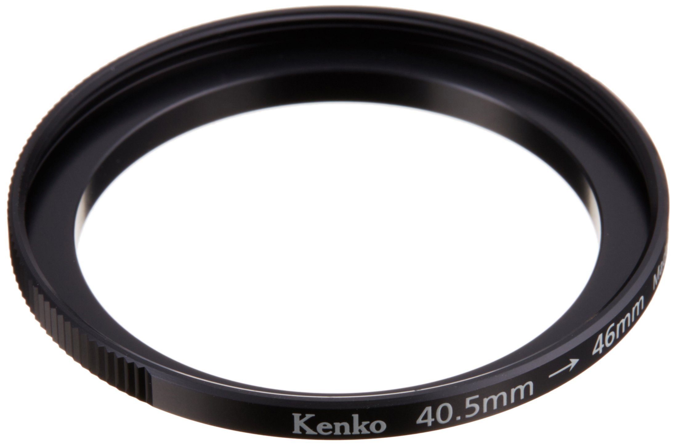 商品情報商品の説明商品紹介 ミラーレスカメラの小口径レンズに対応させるため、ステップアップリングのラインナップを従来モデルから拡充しました。レンズのフィルター径より大きなフィルターを取り付ける際に必要なリングです。ローレット(すべり止め)加工を施していますので回しやすく、操作性に優れます。日本製。 ご注意（免責）＞必ずお読みください ※に関するお問い合わせはカスタマーサポートにご連絡ください。 ケンコー・トキナーお客様相談室【固定回線】0120-775-818【携帯電話・IP電話】03-6840-3389 ※通話料金はお客様負担です。 もしくは下記のURLの「お問い合わせフォーム」よりお問い合わせください。www.kenko-tokina.co.jp/address.html主な仕様 小口径のレンズに大きなサイズのフィルターを取り付けるためのアダプターオス(レンズ側):40.5mmbrメス(フィルター側):46mmbr製造国:日本
